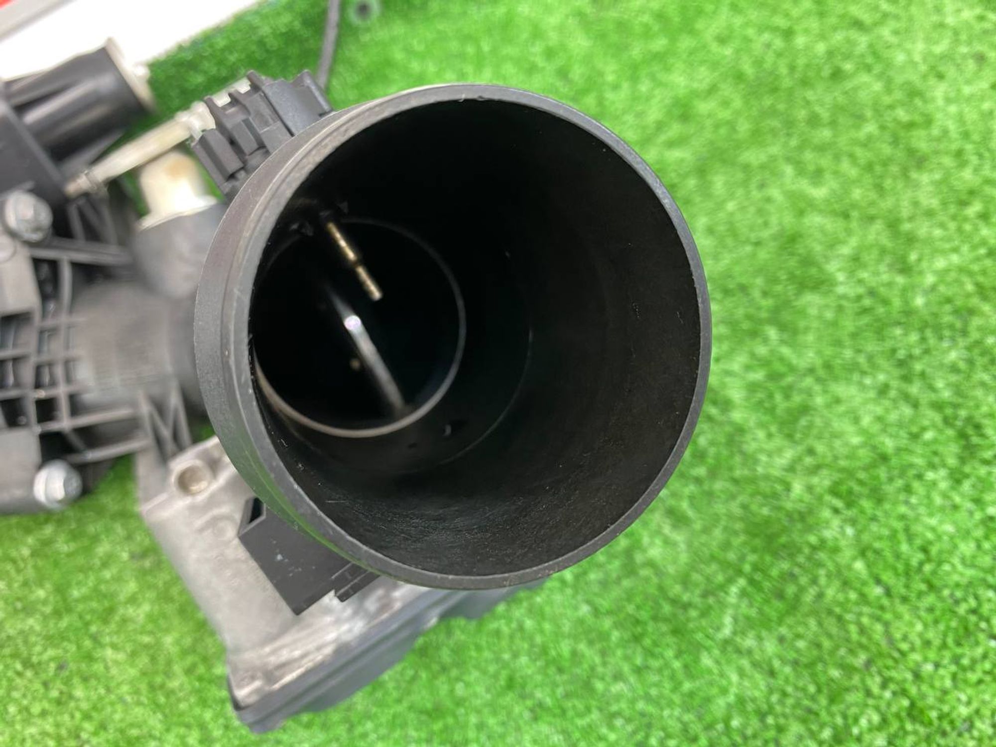 https://ycs.partsauto.market/partsauto-images/thmbs/userImages/h353NjtZg3VDP19b5HMt7LlpbQ93/part/1d69eba9-075f-4a56-955c-1b8e34121c27_1748682493223.jpg