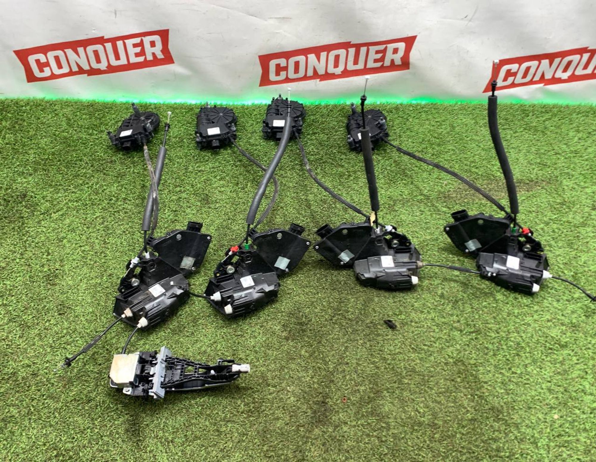 https://ycs.partsauto.market/partsauto-images/thmbs/userImages/h353NjtZg3VDP19b5HMt7LlpbQ93/part/1d9f6036-81ee-47a9-8edb-bebb2aaaa3eb_1714738953711.jpg