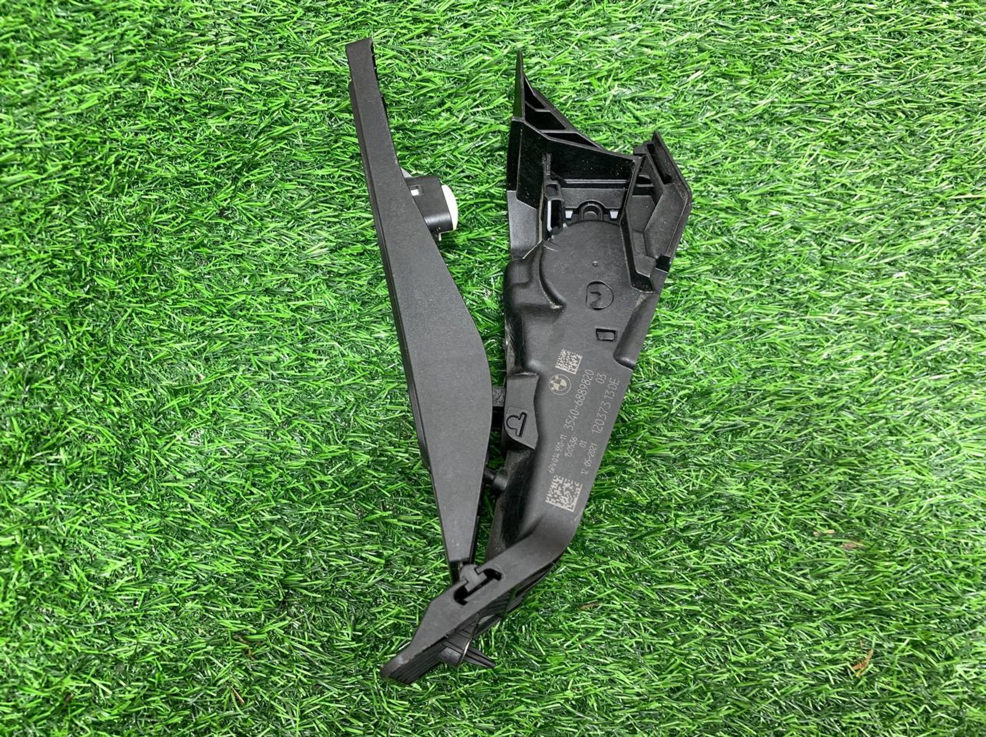 https://ycs.partsauto.market/partsauto-images/thmbs/userImages/h353NjtZg3VDP19b5HMt7LlpbQ93/part/1df4ad2a-3ab4-42b1-b63c-bf827d615dd0_1732868632546.jpg