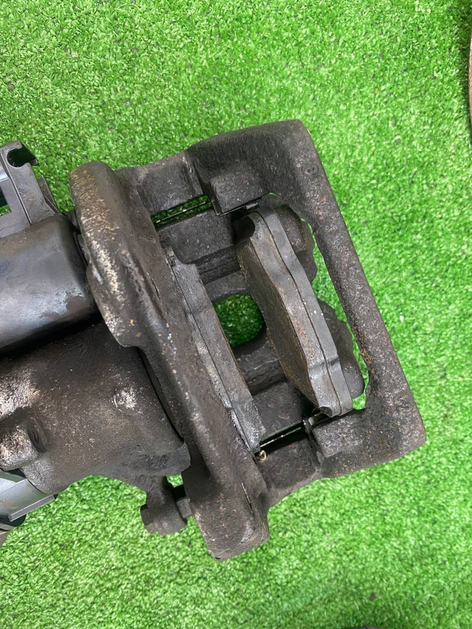 https://ycs.partsauto.market/partsauto-images/thmbs/userImages/h353NjtZg3VDP19b5HMt7LlpbQ93/part/1e1fcb3a-a0b4-4030-9811-67214652fca2_1743594206406.jpg