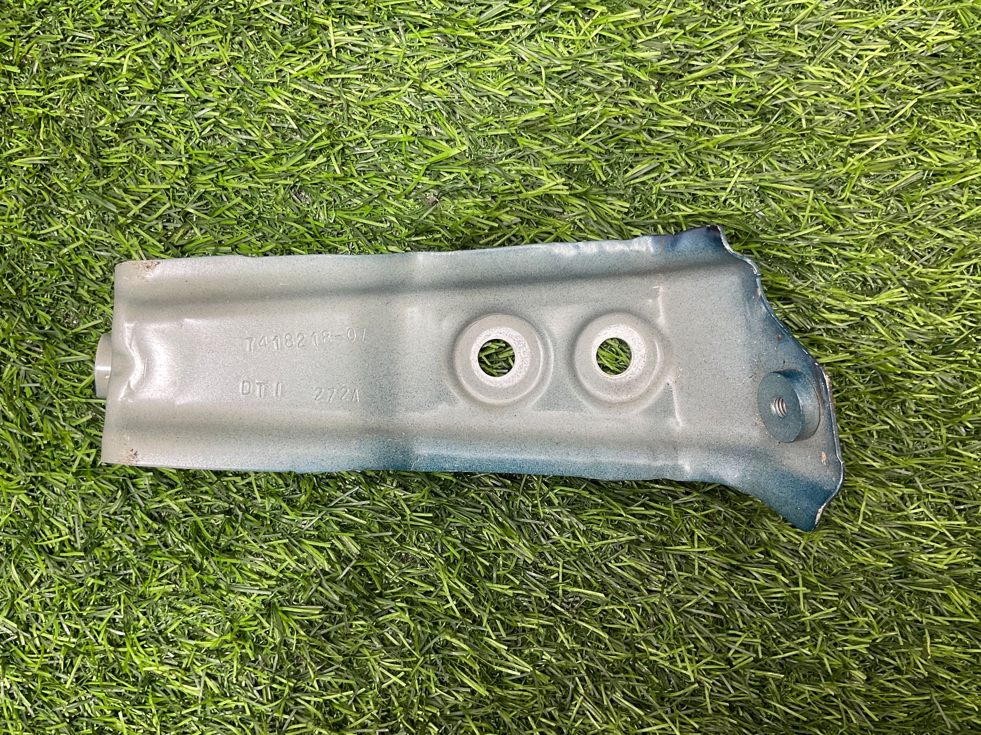 https://ycs.partsauto.market/partsauto-images/thmbs/userImages/h353NjtZg3VDP19b5HMt7LlpbQ93/part/1f091f8f-68cf-4ce7-849d-5f2693846018_1735049084927.jpg