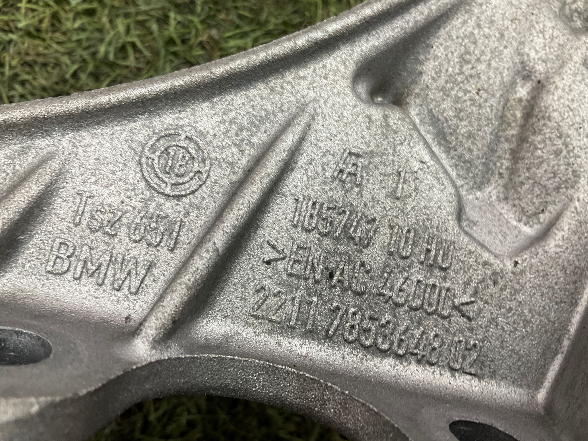 Кронштейн двигателя правый BMW M5, F90 2019, 8000 рублей, Москва