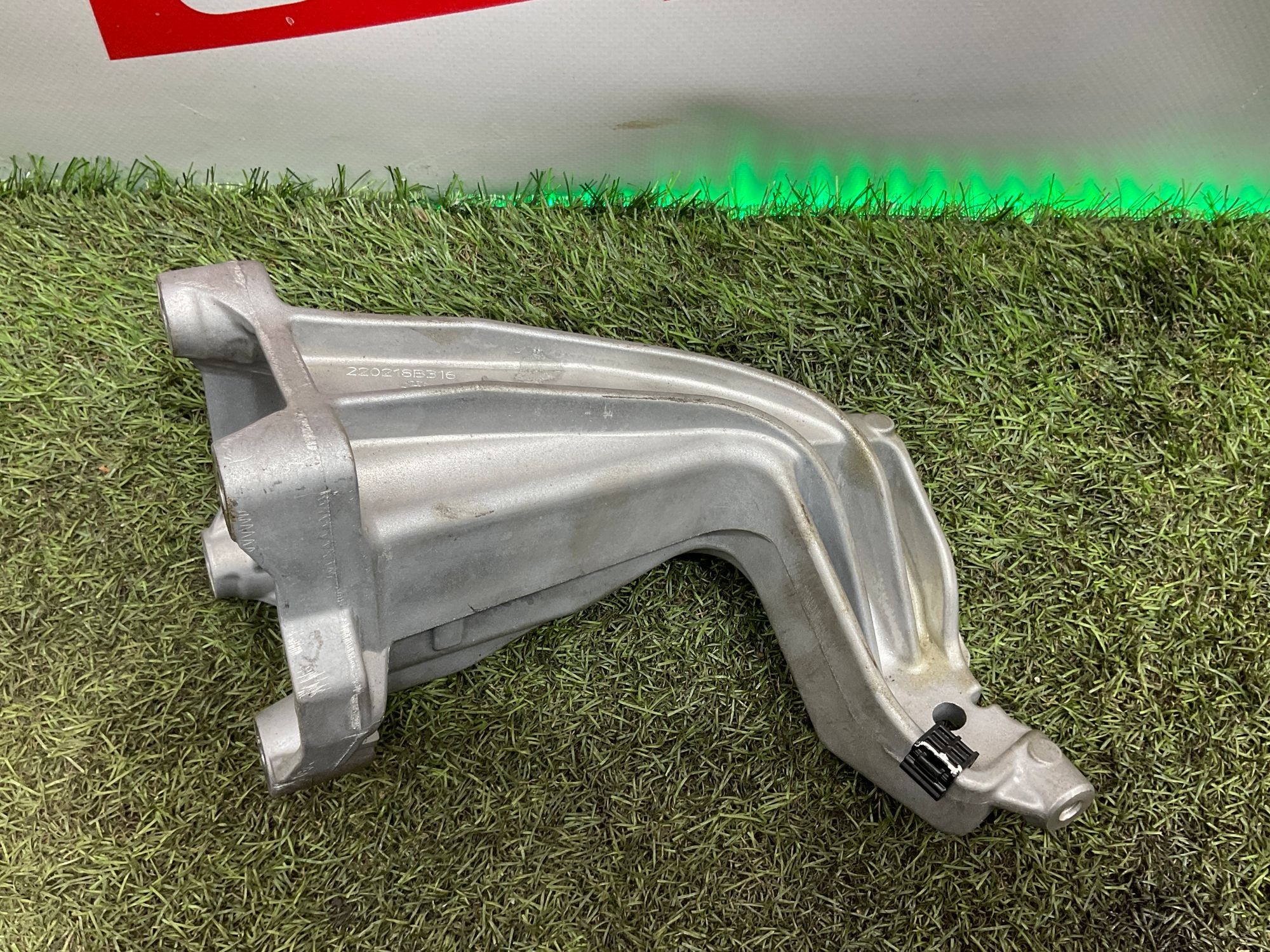 Опора двигателя правая M 274920 Mercedes-Benz C-Класс, W205, 1000 рублей, Москва