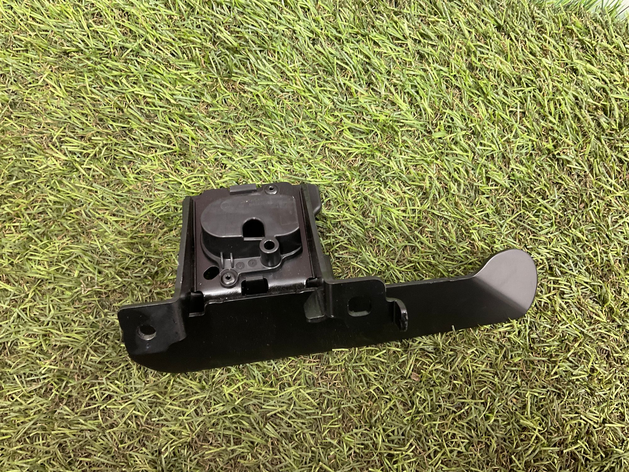 Крепление разделительной сетки правый передний BMW 3 G21, 1500 рублей, Москва