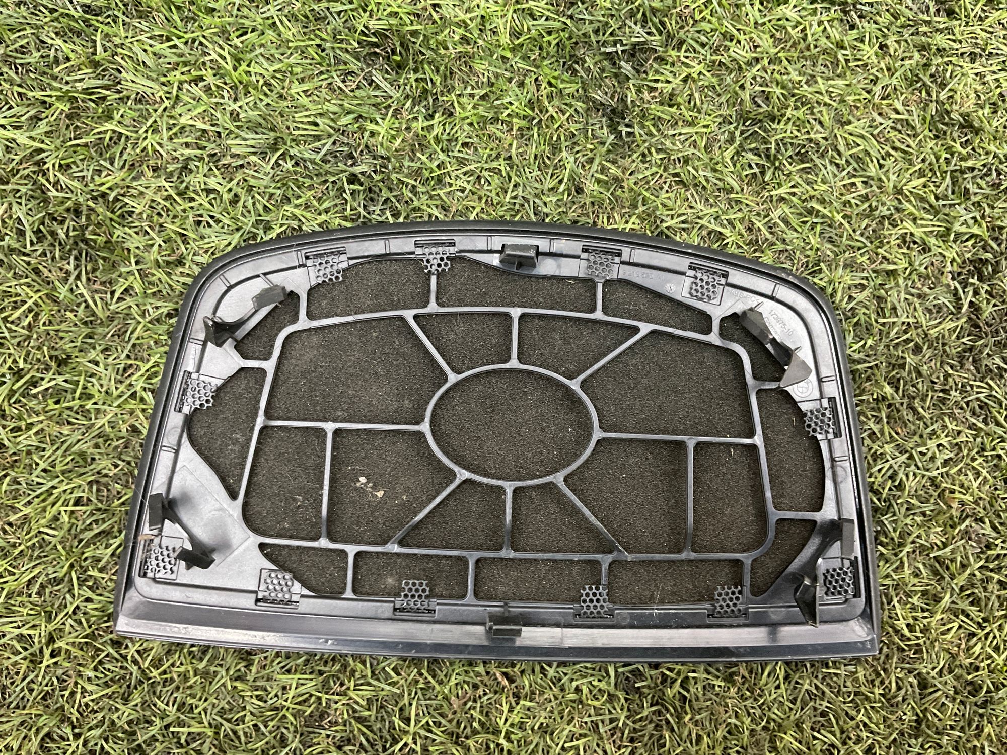 Накладка сетка динамика BMW 3 серия, F30/F31, 1000 рублей, Москва