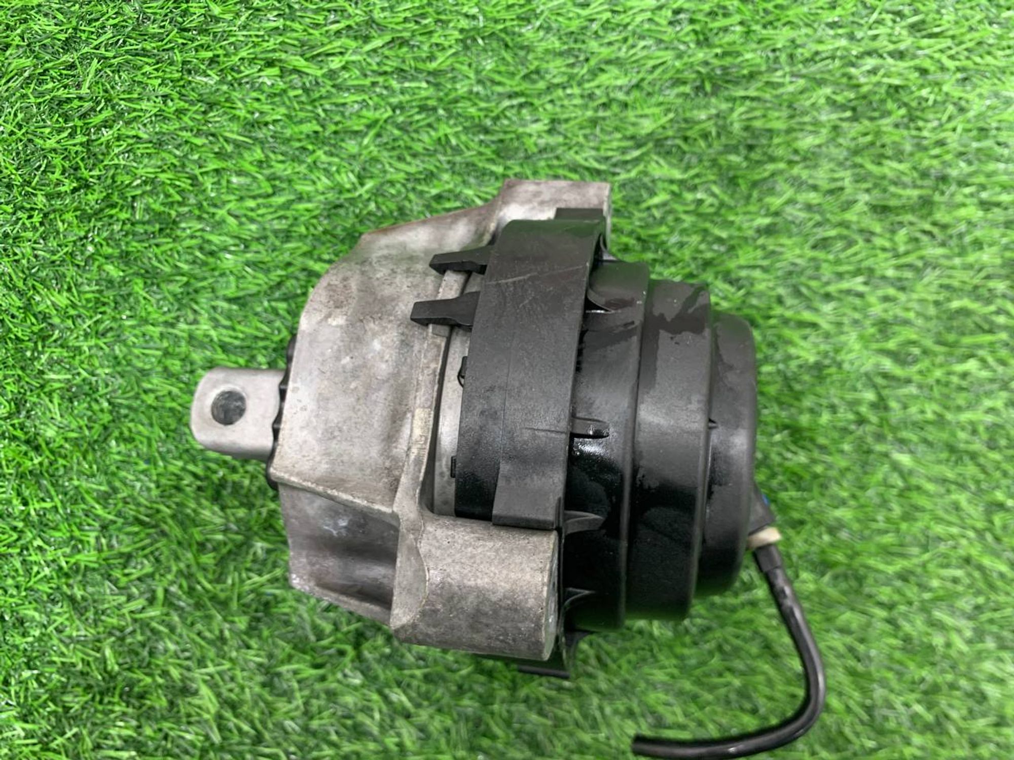 https://ycs.partsauto.market/partsauto-images/thmbs/userImages/h353NjtZg3VDP19b5HMt7LlpbQ93/part/1f9bc771-28bc-45fd-8f7e-c4fd2f922eb5_1732627228337.jpg