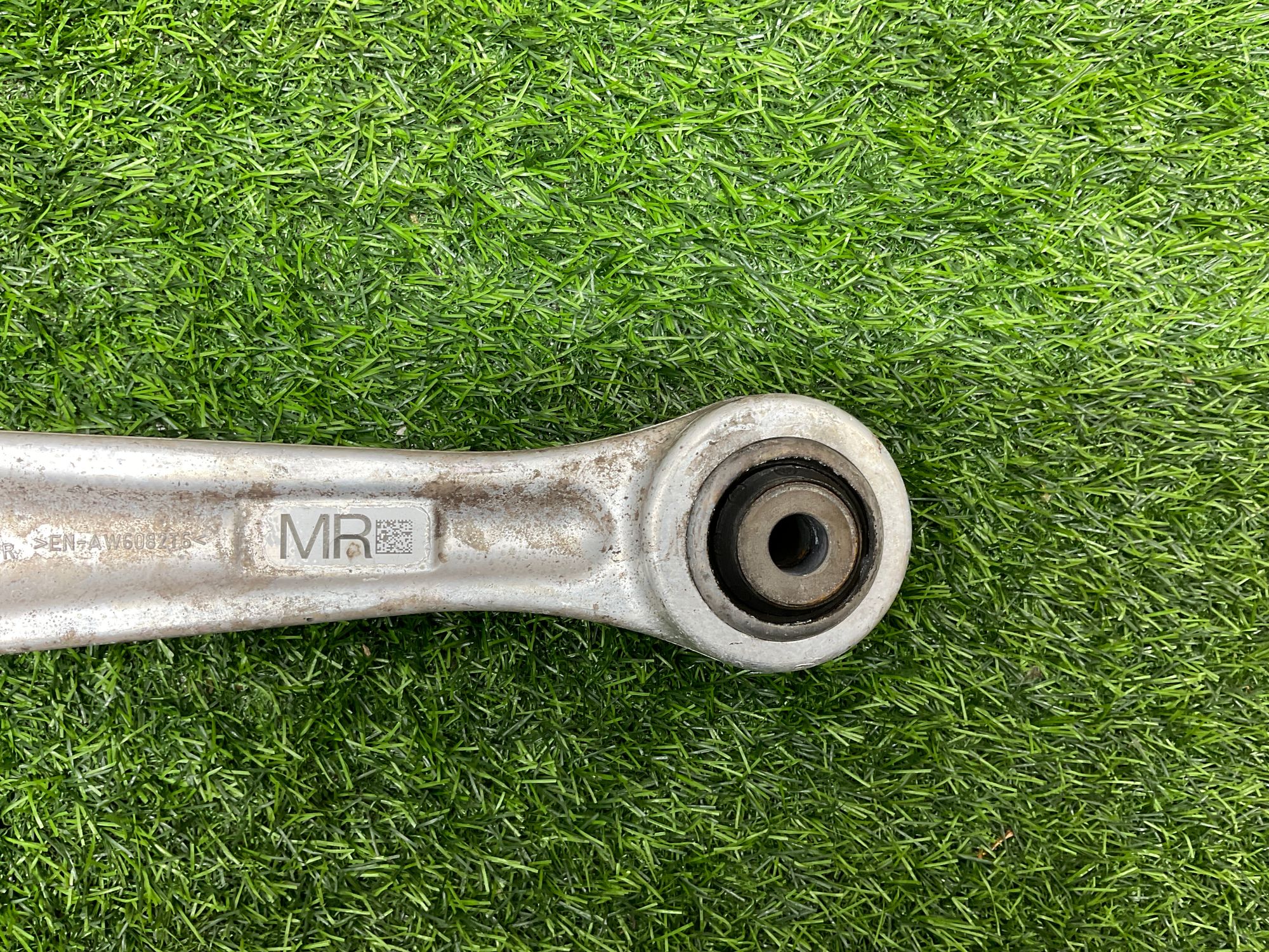 https://ycs.partsauto.market/partsauto-images/thmbs/userImages/h353NjtZg3VDP19b5HMt7LlpbQ93/part/1fb587d5-6975-4d37-a2ad-46c73dac15d3_1733920095237.jpg