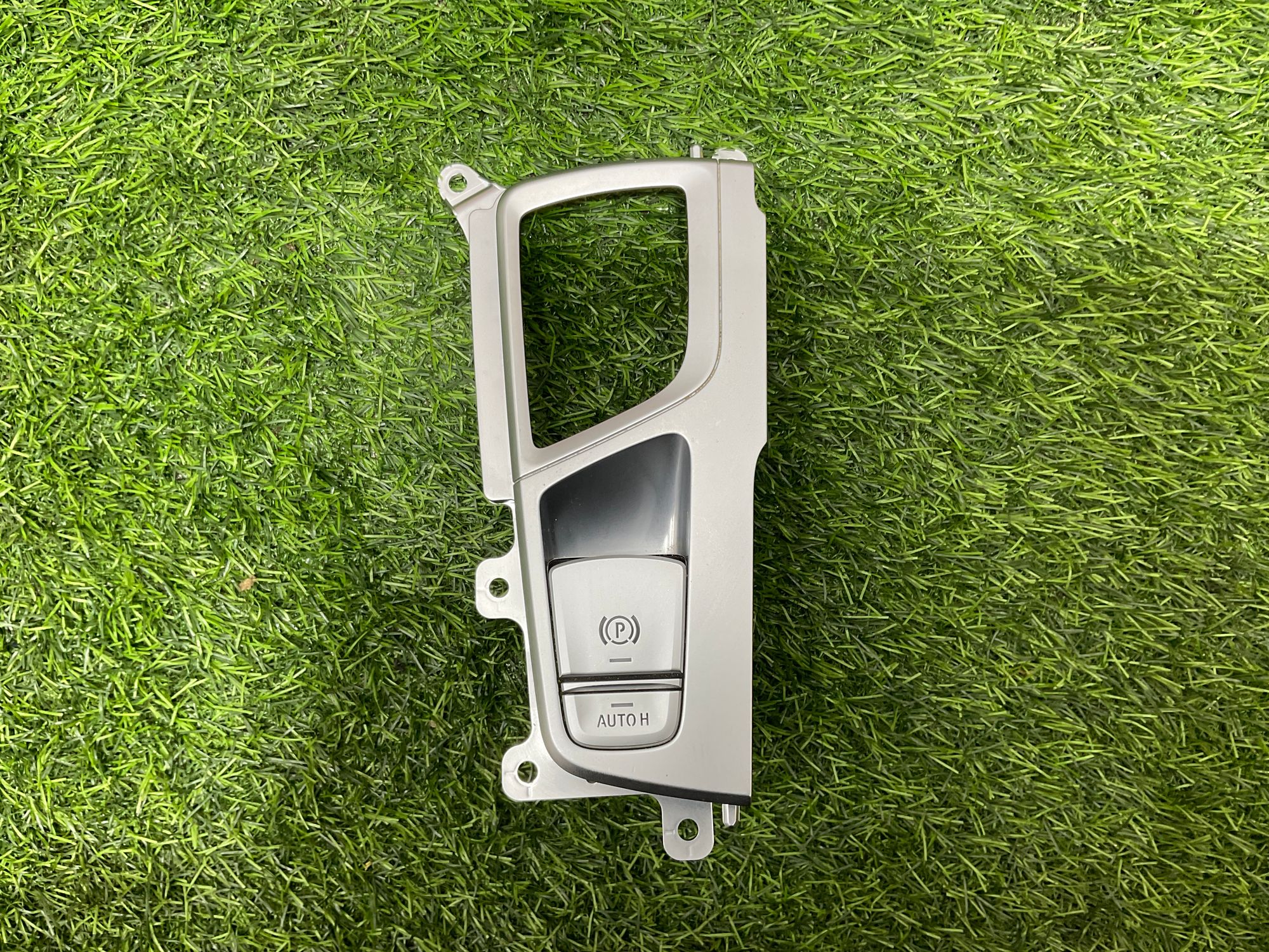 https://ycs.partsauto.market/partsauto-images/thmbs/userImages/h353NjtZg3VDP19b5HMt7LlpbQ93/part/1fc22dcf-2738-4ed1-abdd-45a3c7977ba5_1736240370796.jpg