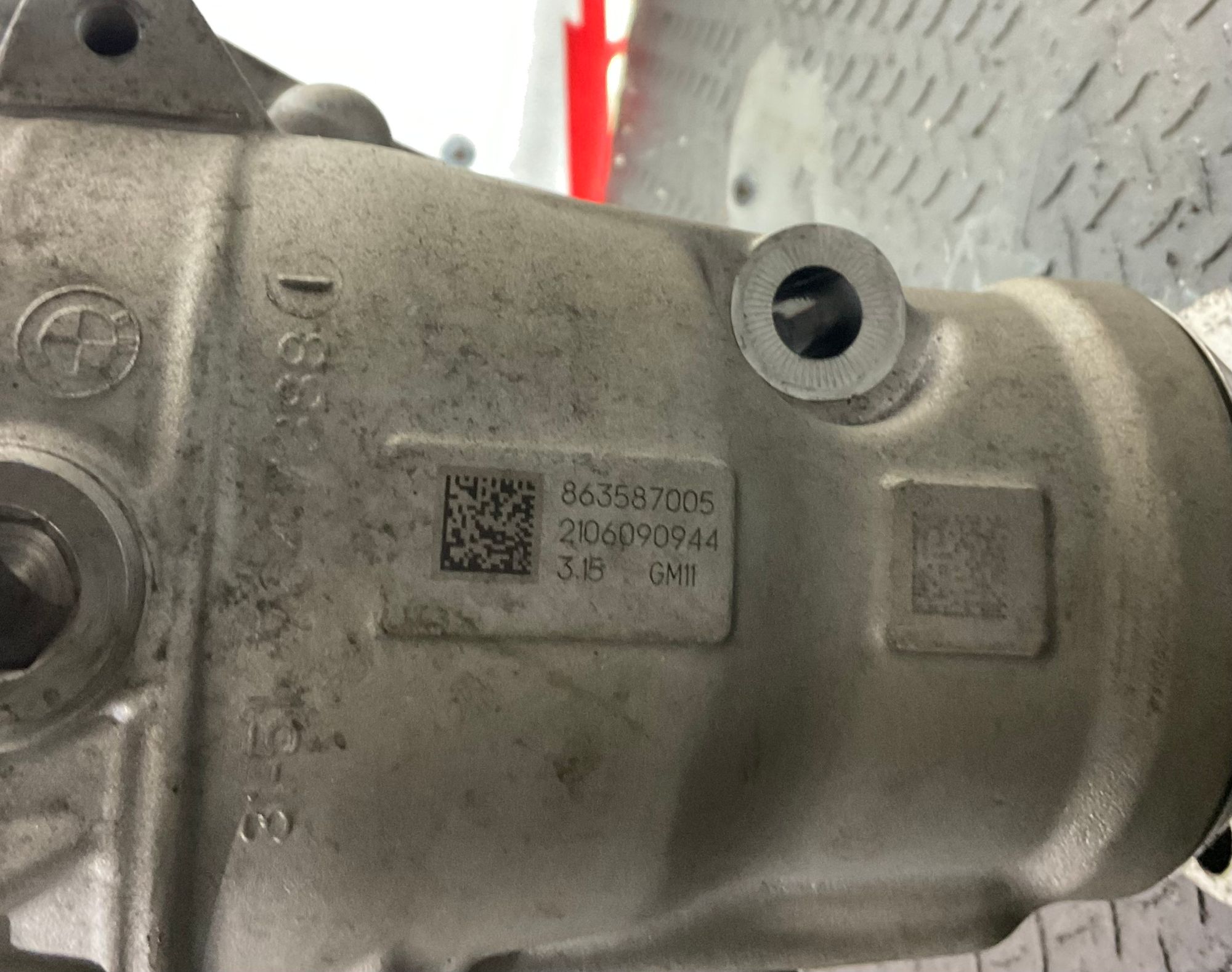 https://ycs.partsauto.market/partsauto-images/thmbs/userImages/h353NjtZg3VDP19b5HMt7LlpbQ93/part/202e4bb0-3f1d-40f5-8535-1888e0728e75_1733756710950.jpg