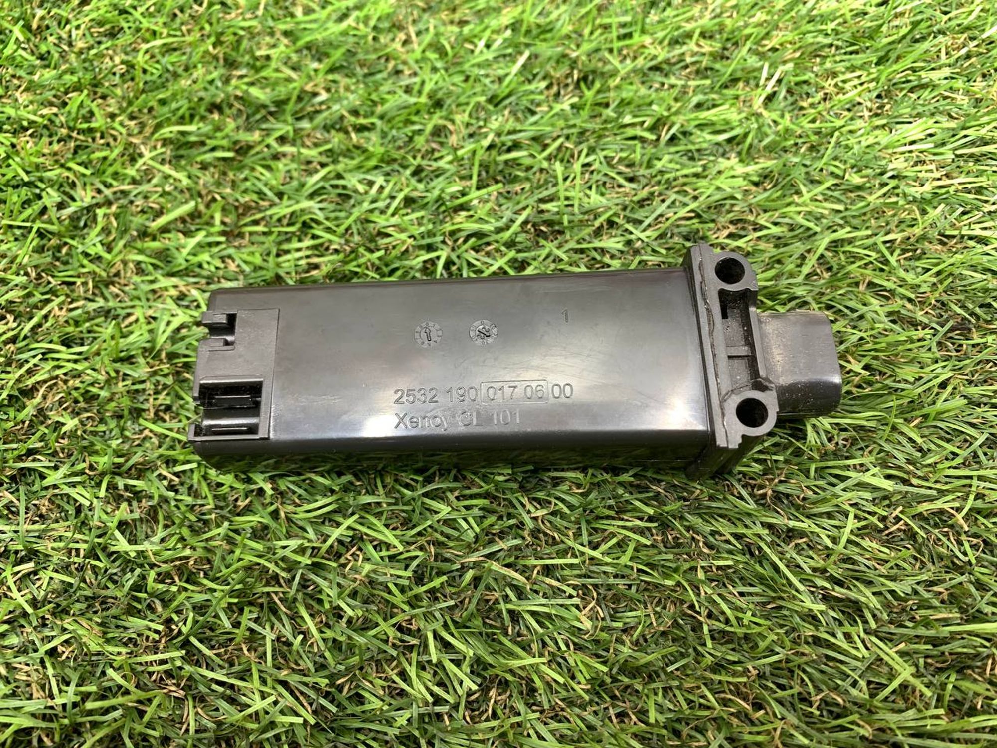 https://ycs.partsauto.market/partsauto-images/thmbs/userImages/h353NjtZg3VDP19b5HMt7LlpbQ93/part/20407b48-81ea-4f78-8fe0-11c3388f2147_1713960468350.jpg