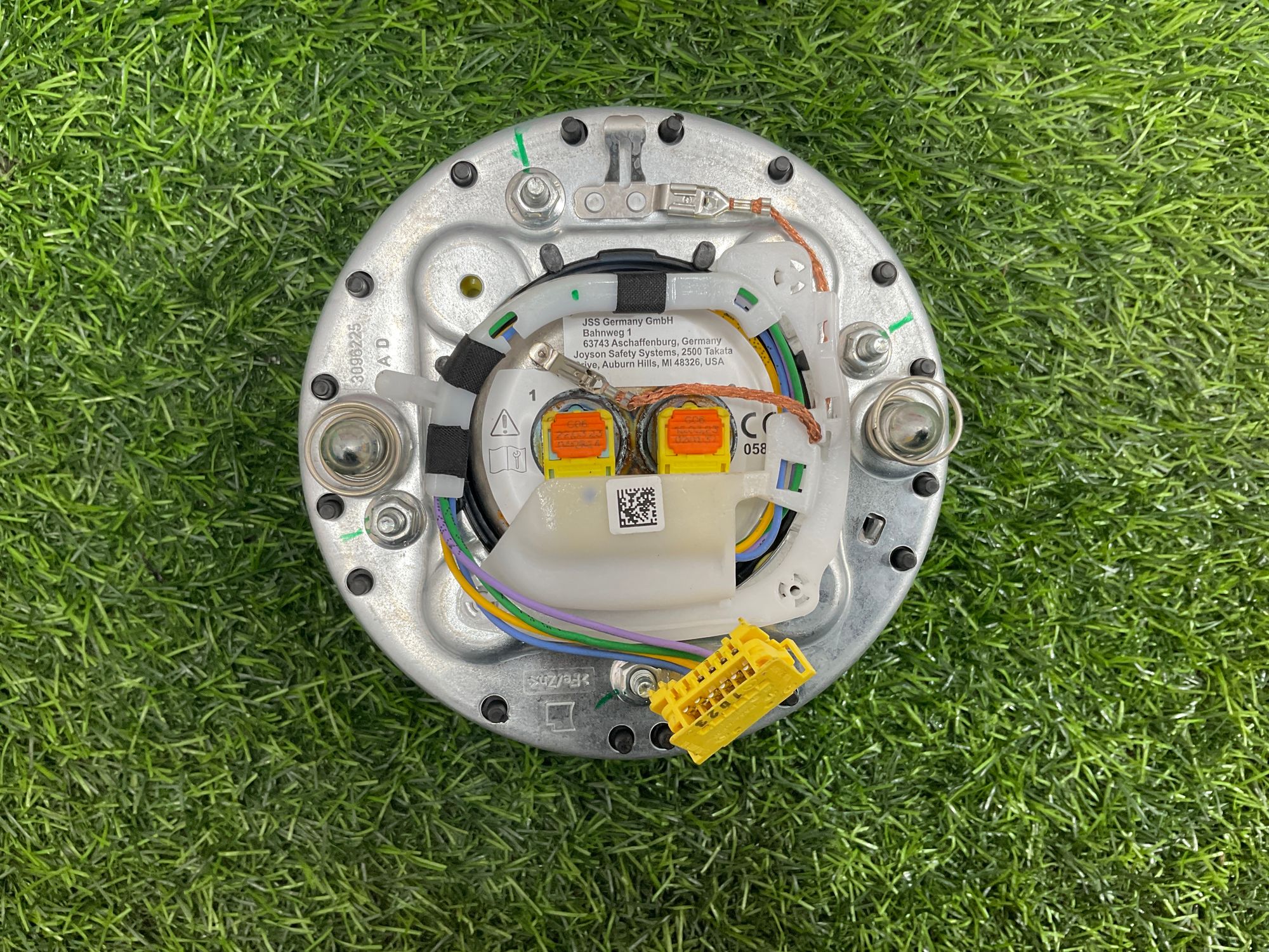 https://ycs.partsauto.market/partsauto-images/thmbs/userImages/h353NjtZg3VDP19b5HMt7LlpbQ93/part/20743620-6da3-44ae-b28d-98d946434a33_1742398591798.jpg