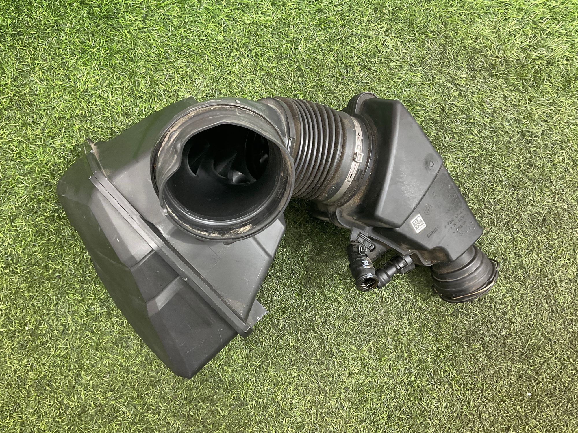 https://ycs.partsauto.market/partsauto-images/thmbs/userImages/h353NjtZg3VDP19b5HMt7LlpbQ93/part/213e1603-a071-4abc-93ed-43a7c9b5223d_1745912302860.jpg