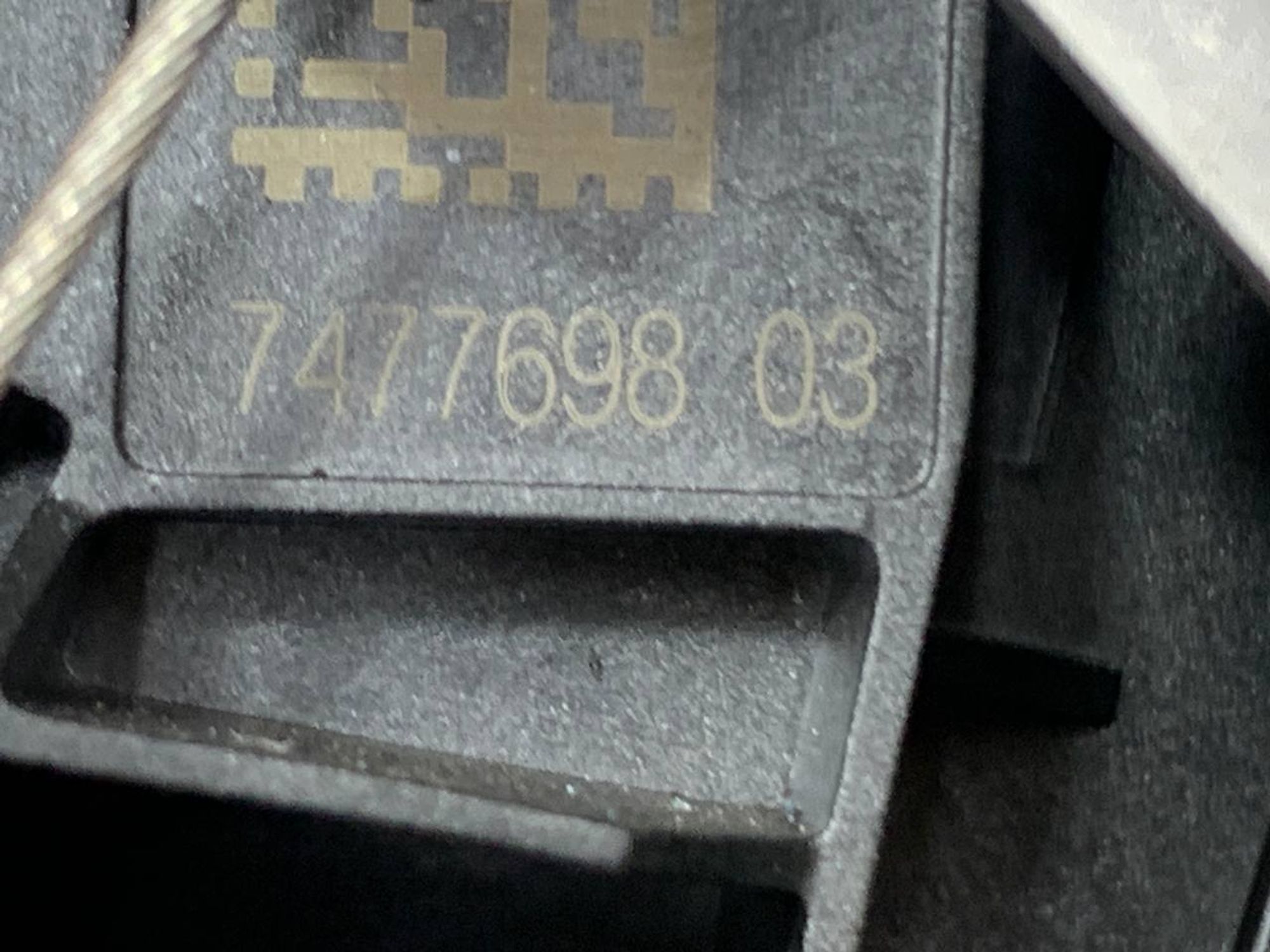 https://ycs.partsauto.market/partsauto-images/thmbs/userImages/h353NjtZg3VDP19b5HMt7LlpbQ93/part/214a61f6-1815-448e-a4cd-bce05a1b40e4_1718271640848.jpg