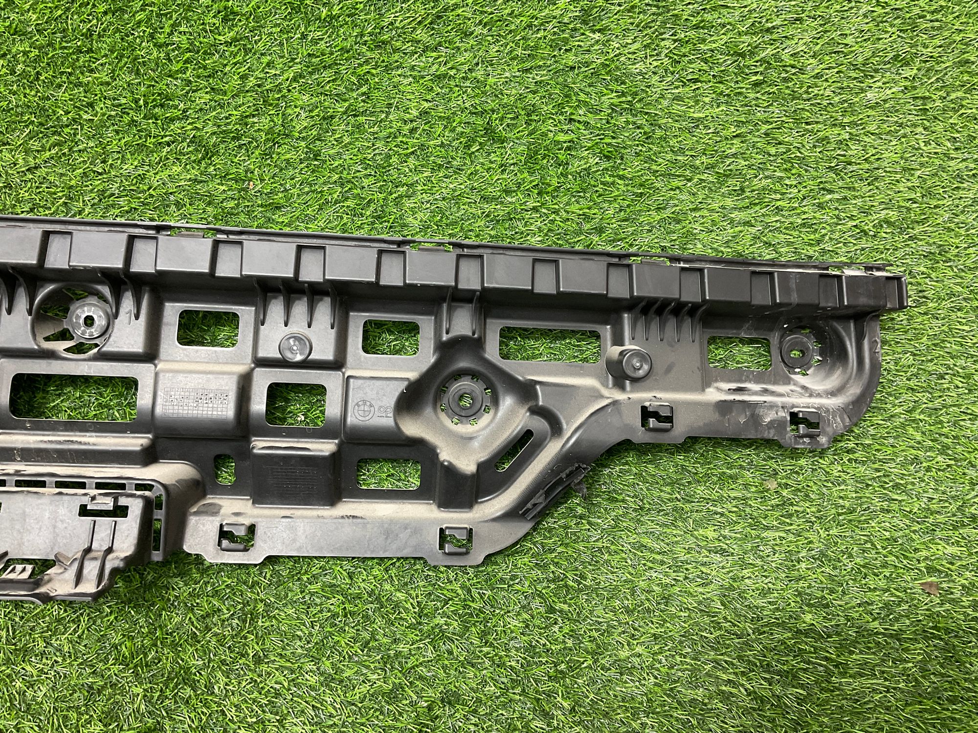 https://ycs.partsauto.market/partsauto-images/thmbs/userImages/h353NjtZg3VDP19b5HMt7LlpbQ93/part/216c4689-72a0-4e8a-8ae2-efe59f807eff_1734621650835.jpg