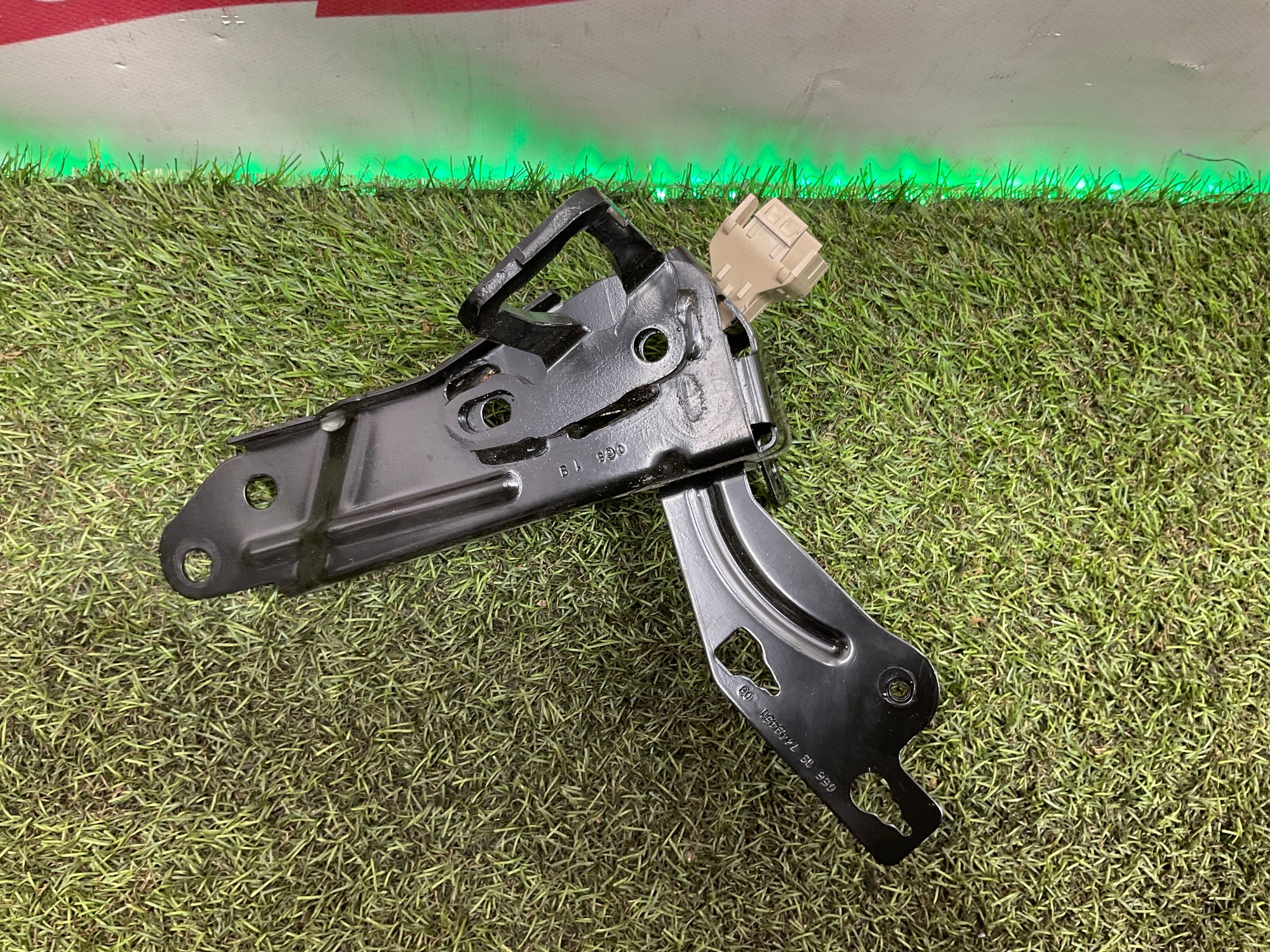 Крепление заднего сиденья левое BMW X5 G05 рестайлинг 2025, 1000 рублей, Москва