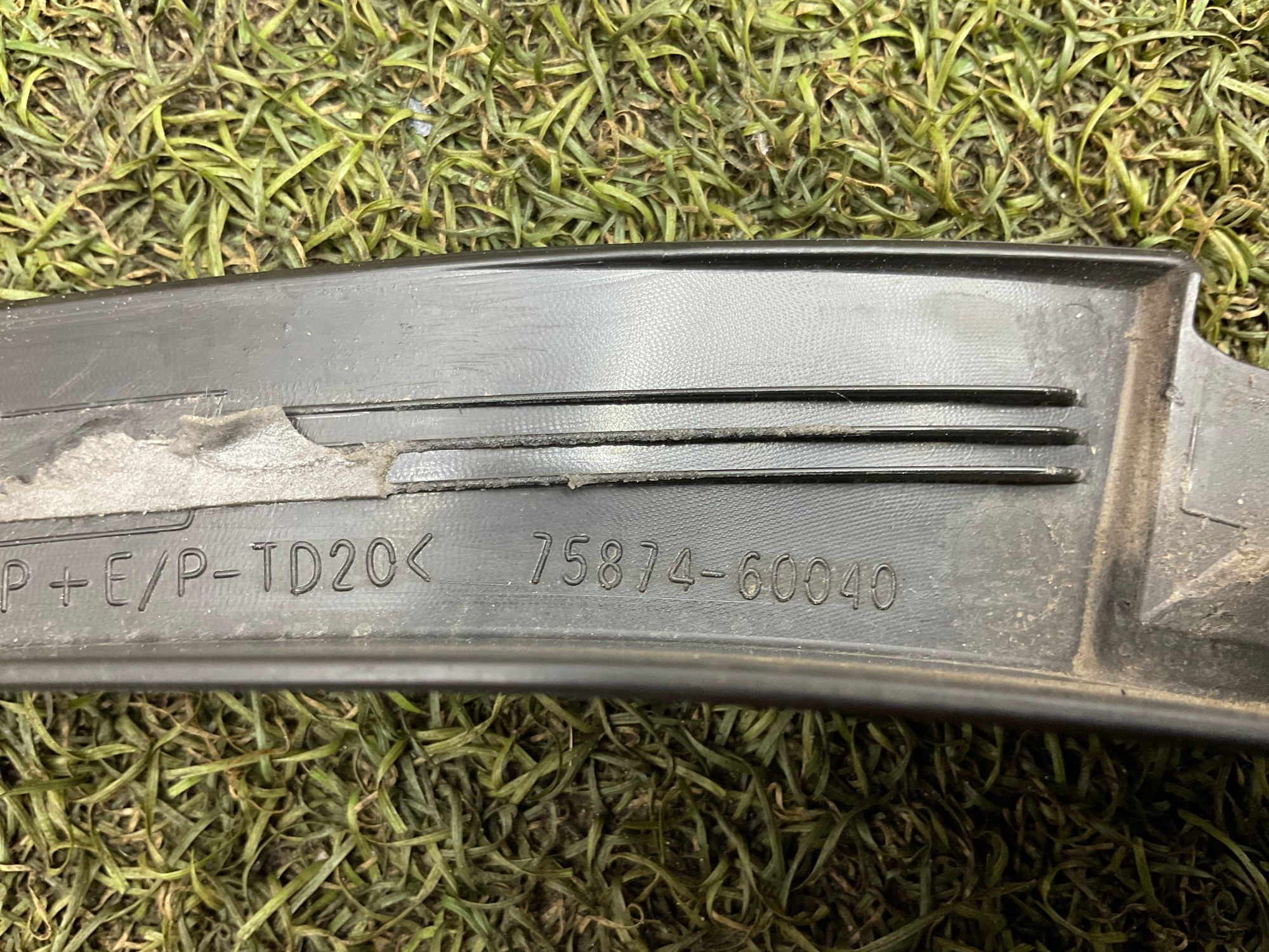 https://ycs.partsauto.market/partsauto-images/thmbs/userImages/h353NjtZg3VDP19b5HMt7LlpbQ93/part/21a2740f-e96d-4311-b903-01d0fd2f2316_1780055004810.jpg