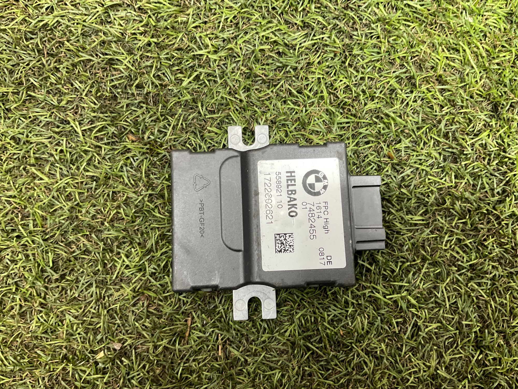 https://ycs.partsauto.market/partsauto-images/thmbs/userImages/h353NjtZg3VDP19b5HMt7LlpbQ93/part/21be3785-5833-46ea-90c8-1a4900253f54_1764960279306.jpg