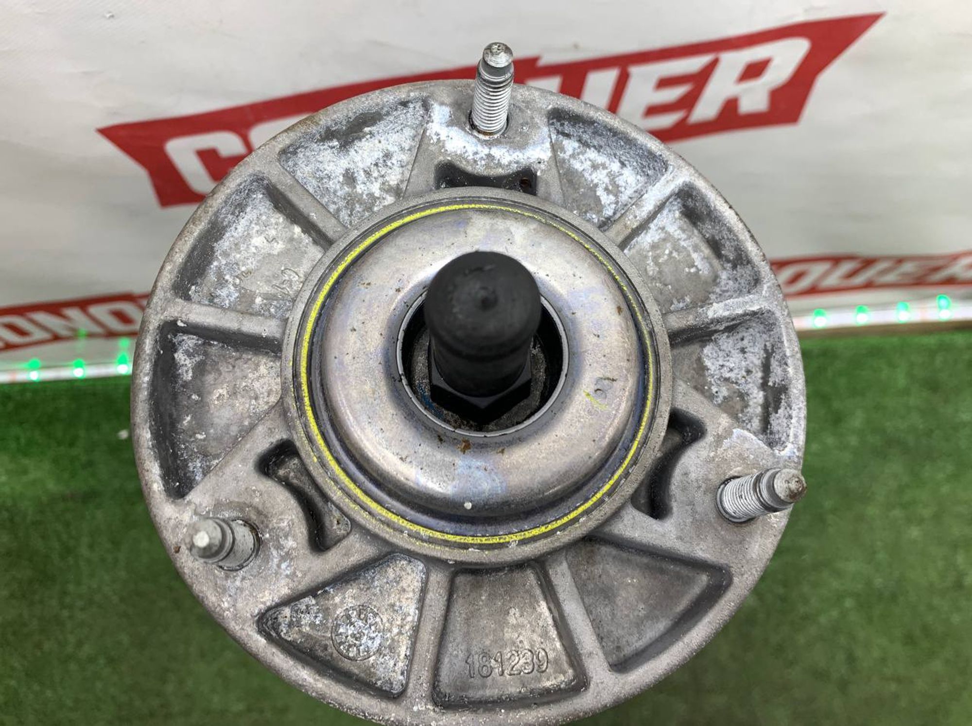 https://ycs.partsauto.market/partsauto-images/thmbs/userImages/h353NjtZg3VDP19b5HMt7LlpbQ93/part/21d5c7ec-3b98-4687-93c0-9df8e580ccb0_1727772971166.jpg
