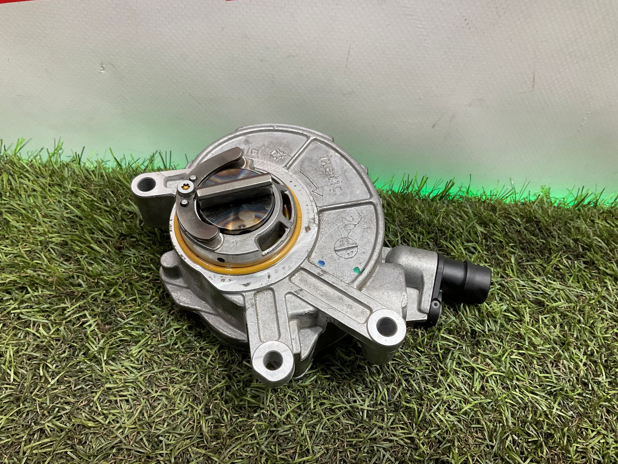 Насос вакуумный BMW M5 F90 2020, 5000 рублей, Москва