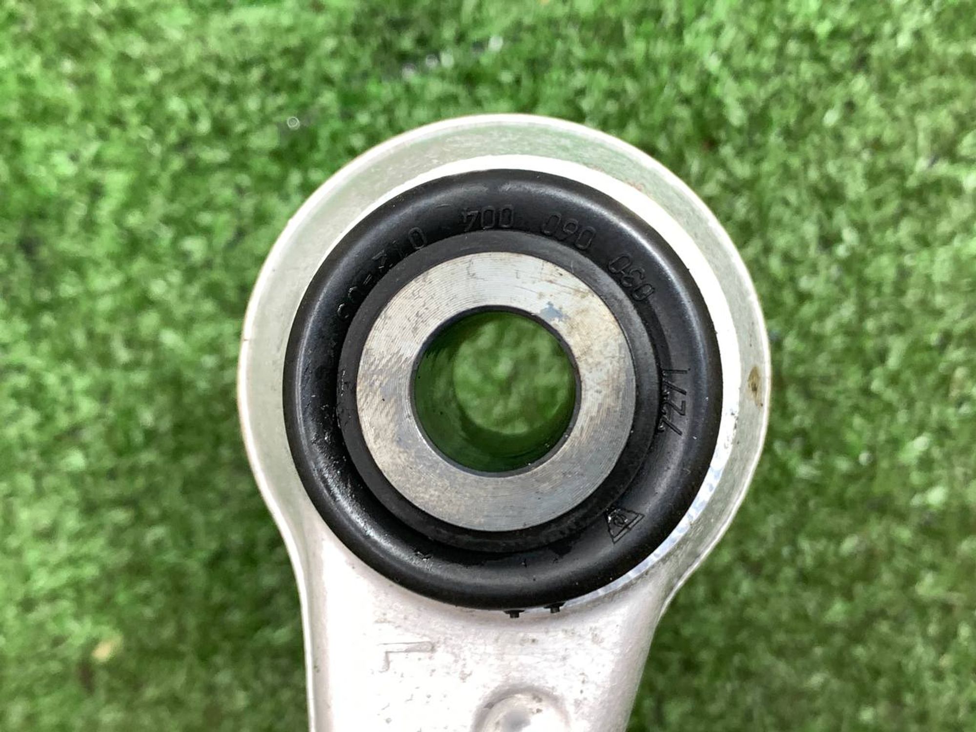 https://ycs.partsauto.market/partsauto-images/thmbs/userImages/h353NjtZg3VDP19b5HMt7LlpbQ93/part/23384ba5-26dd-48c9-900f-524997f13755_1726145369375.jpg