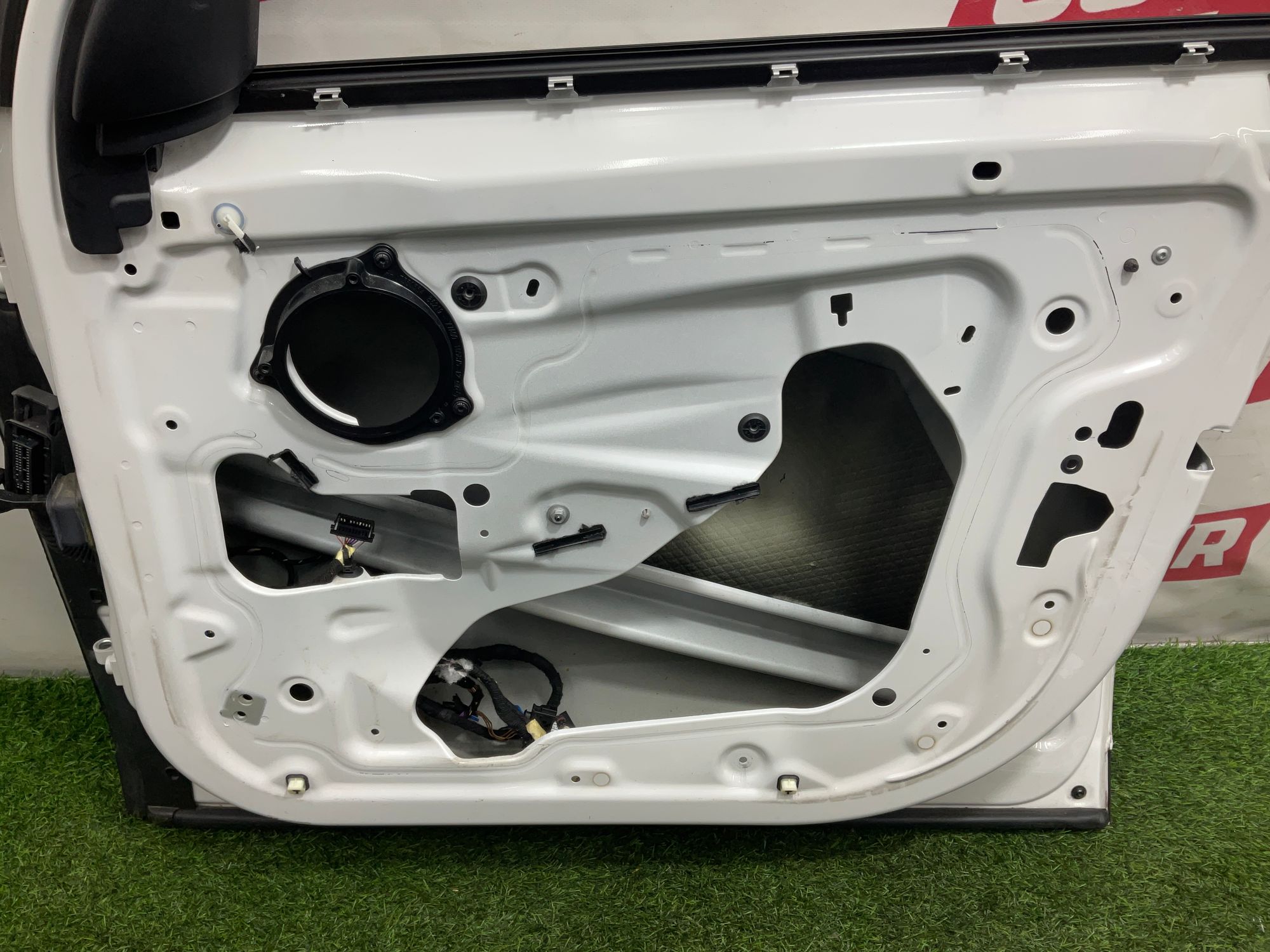https://ycs.partsauto.market/partsauto-images/thmbs/userImages/h353NjtZg3VDP19b5HMt7LlpbQ93/part/239dd840-8693-4598-9349-c4268659bbf2_1737386535921.jpg