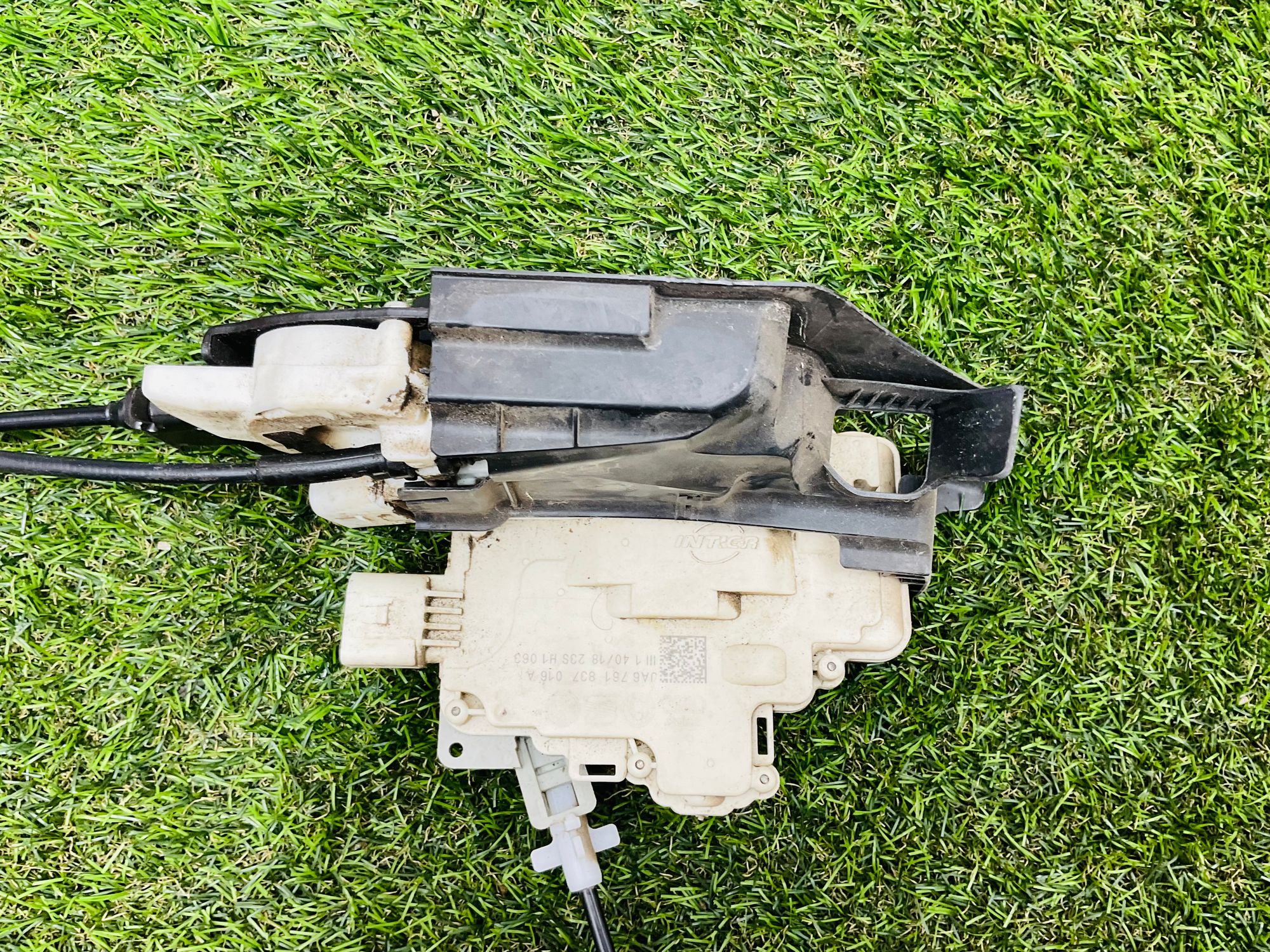 https://ycs.partsauto.market/partsauto-images/thmbs/userImages/h353NjtZg3VDP19b5HMt7LlpbQ93/part/23a54b01-8ea5-47e1-b9e4-2e1760752c21_1786352999500.jpg
