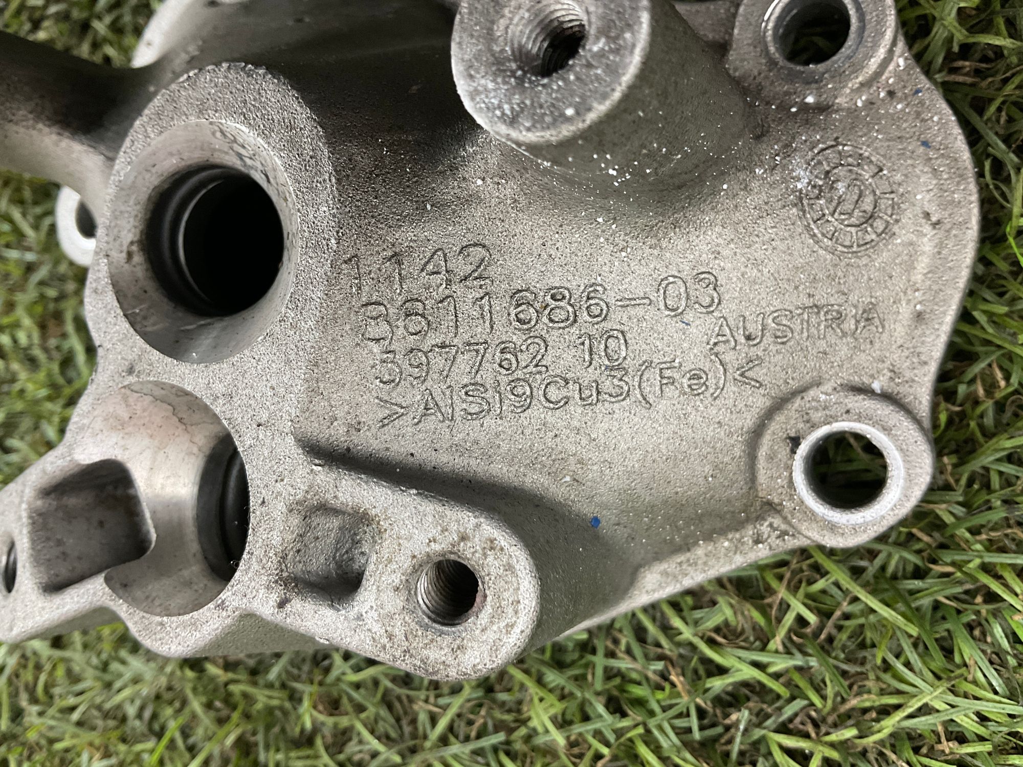 Крышка сливного маслопровода S63B44 BMW M5 F90 рестайлинг 2024, 7000 рублей, Москва