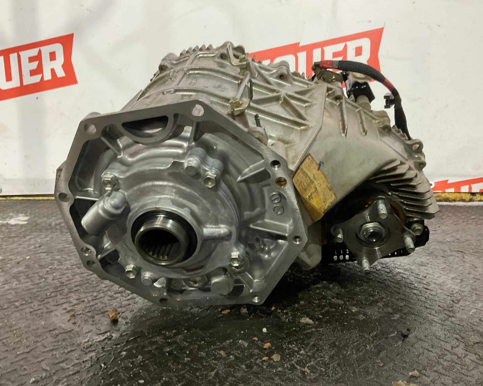 Раздатка Toyota Land Cruiser 200 рестайлинг 1VDFTV 2017, 100000 рублей, Москва