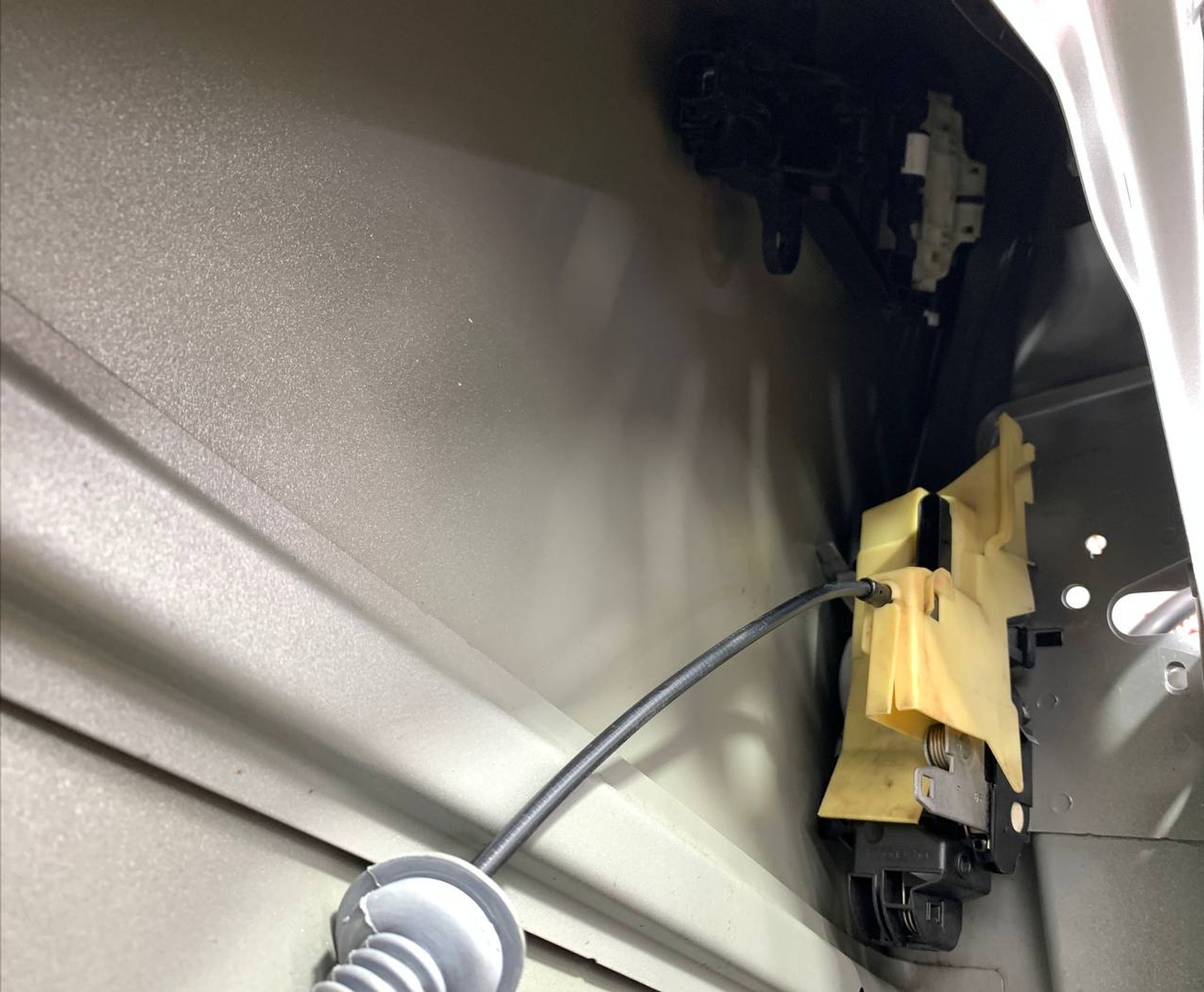 https://ycs.partsauto.market/partsauto-images/thmbs/userImages/h353NjtZg3VDP19b5HMt7LlpbQ93/part/24ab1e40-cd37-4e5a-958a-fd7037fc4cfc_1717162585264.jpg