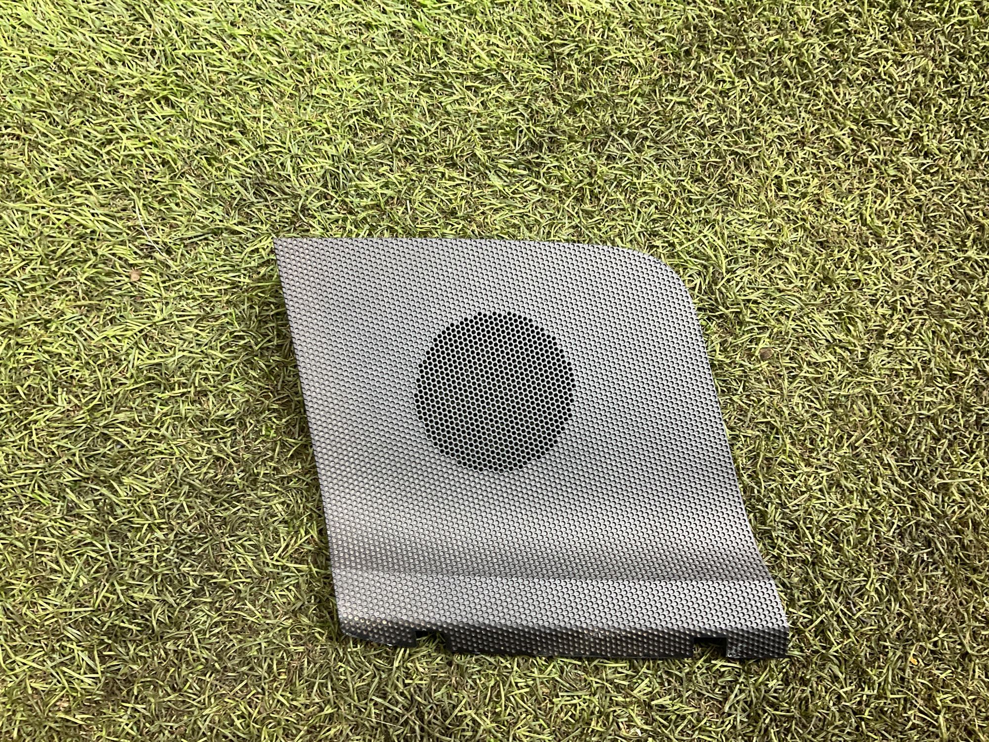 Сетка динамика правая Toyota Land Cruiser 200 рестайлинг 2 (2015—2023) 2017, 1500 рублей, Москва