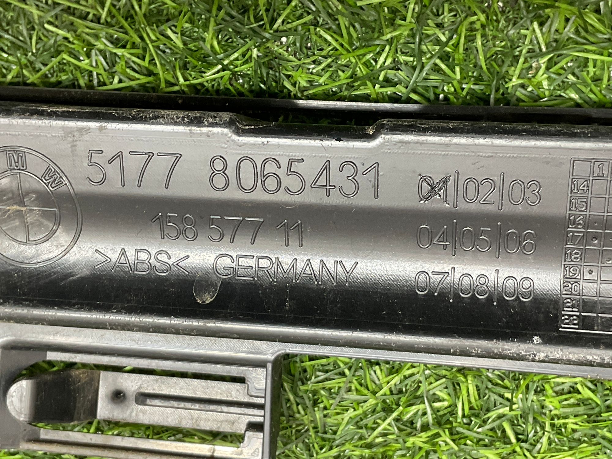 https://ycs.partsauto.market/partsauto-images/thmbs/userImages/h353NjtZg3VDP19b5HMt7LlpbQ93/part/2500c0d1-0ce8-4b6c-9006-ea5d254b82a6_1736165310729.jpg