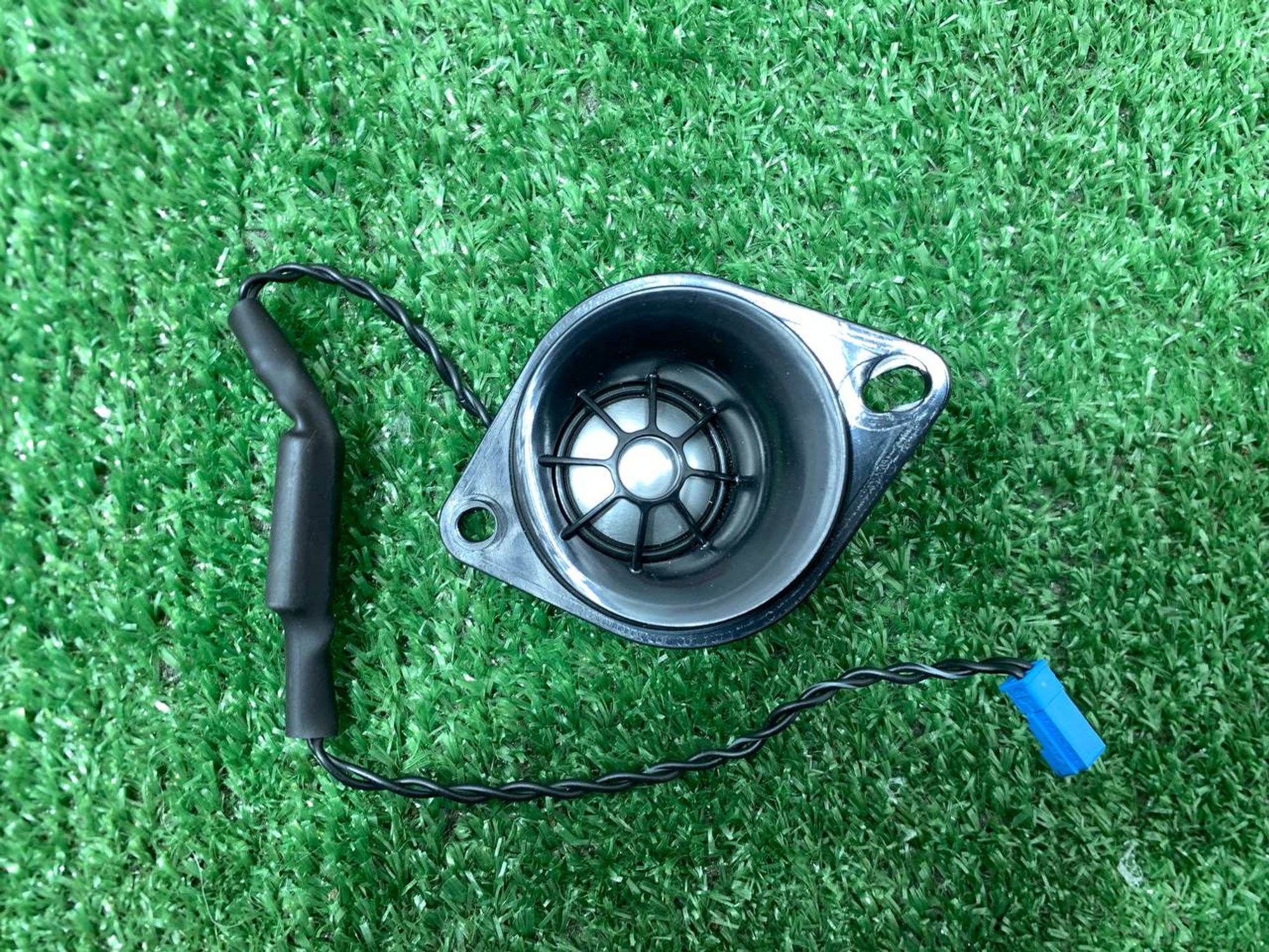 https://ycs.partsauto.market/partsauto-images/thmbs/userImages/h353NjtZg3VDP19b5HMt7LlpbQ93/part/255f1ef1-631b-4545-aff8-a6191fcca9b6_1729157592830.jpg