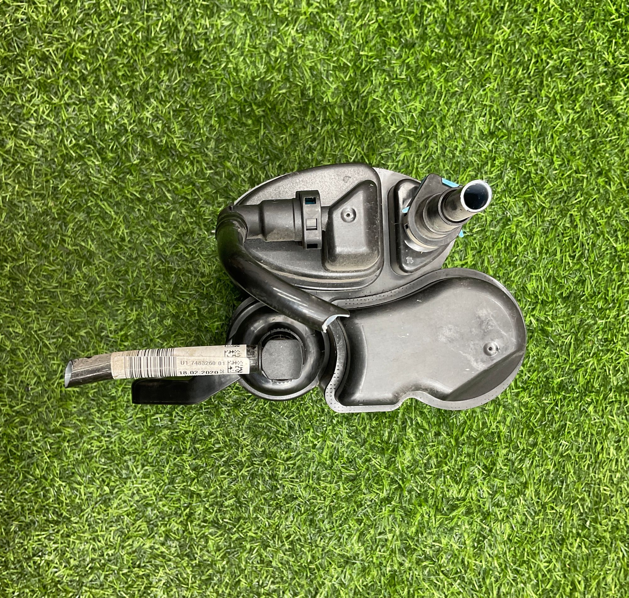 https://ycs.partsauto.market/partsauto-images/thmbs/userImages/h353NjtZg3VDP19b5HMt7LlpbQ93/part/25f8fea2-e88a-4d9d-bd38-7a9c06a9d80e_1735373709863.jpg
