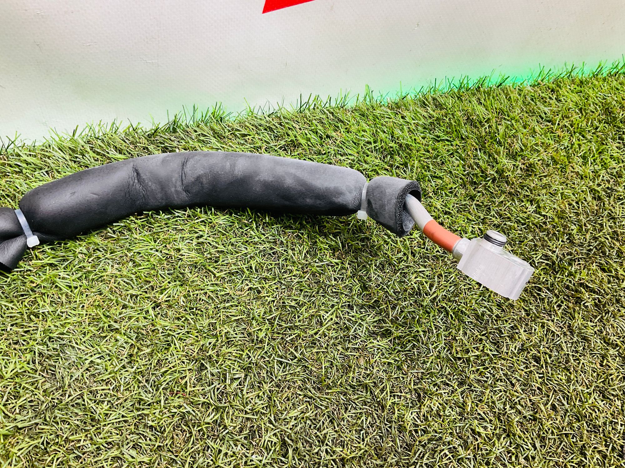 https://ycs.partsauto.market/partsauto-images/thmbs/userImages/h353NjtZg3VDP19b5HMt7LlpbQ93/part/26566835-61f4-4be8-a7b1-43a49c8b909d_1780054488107.jpg