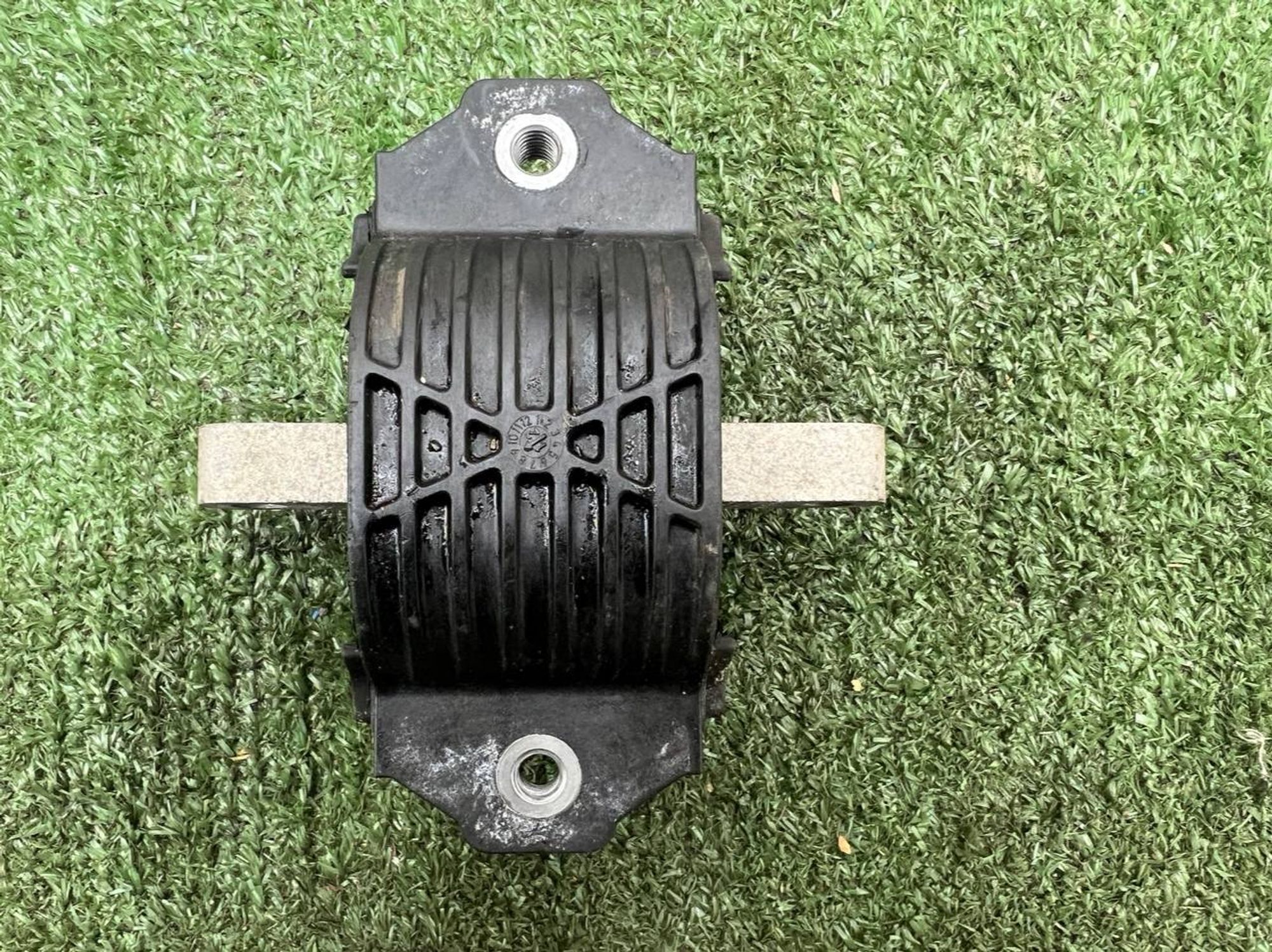 https://ycs.partsauto.market/partsauto-images/thmbs/userImages/h353NjtZg3VDP19b5HMt7LlpbQ93/part/26ceadda-6013-453f-b55d-699ded0c1df2_1731057349137.jpg