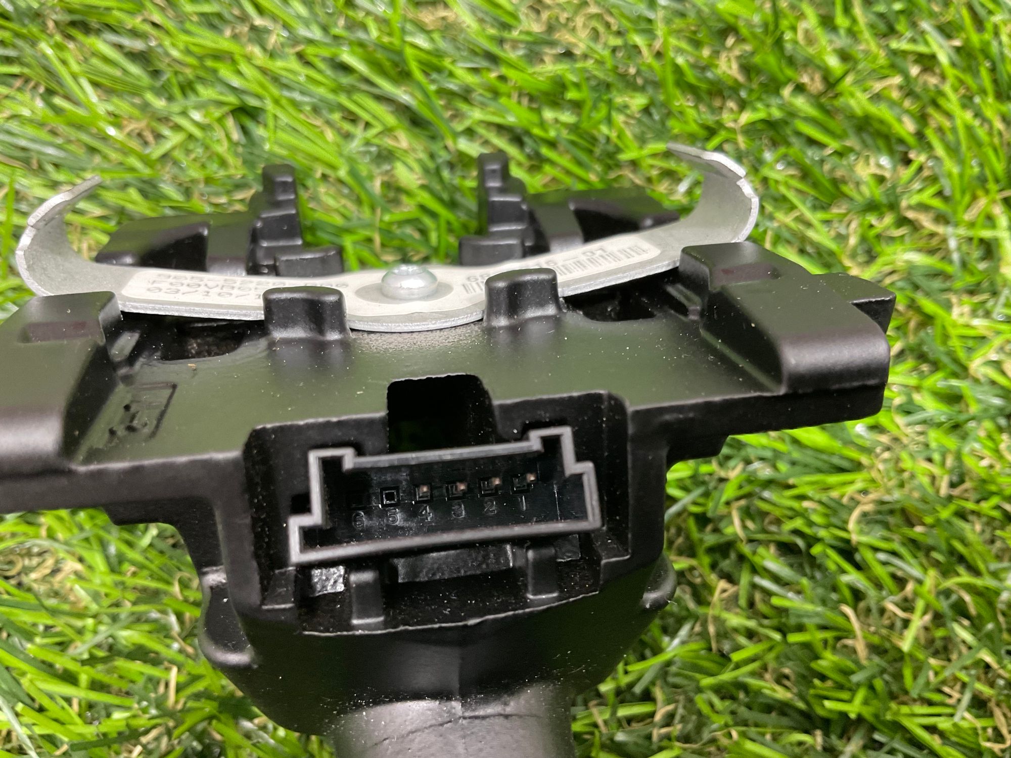 https://ycs.partsauto.market/partsauto-images/thmbs/userImages/h353NjtZg3VDP19b5HMt7LlpbQ93/part/271b368e-d4c2-4201-af82-675a05ebc75c_1781522619383.jpg