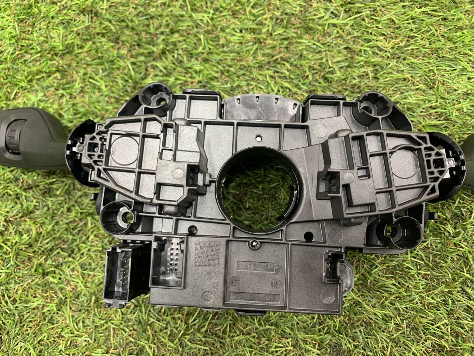 https://ycs.partsauto.market/partsauto-images/thmbs/userImages/h353NjtZg3VDP19b5HMt7LlpbQ93/part/27a656e2-ad40-494c-b624-223bb79815b9_1718364677330.jpg