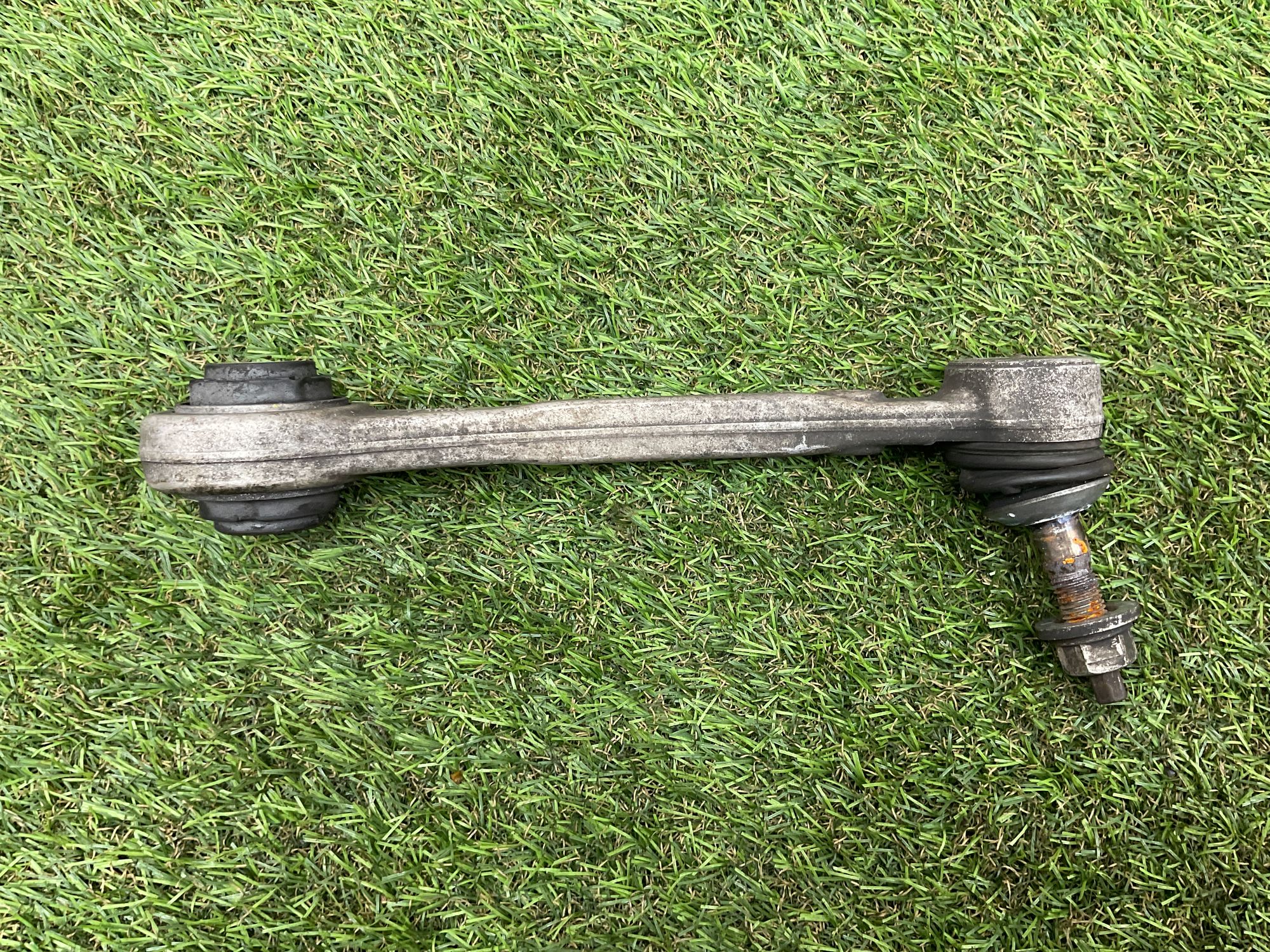 https://ycs.partsauto.market/partsauto-images/thmbs/userImages/h353NjtZg3VDP19b5HMt7LlpbQ93/part/27a6aaef-a965-4552-9ffd-4d0db7f9fe98_1748272653524.jpg