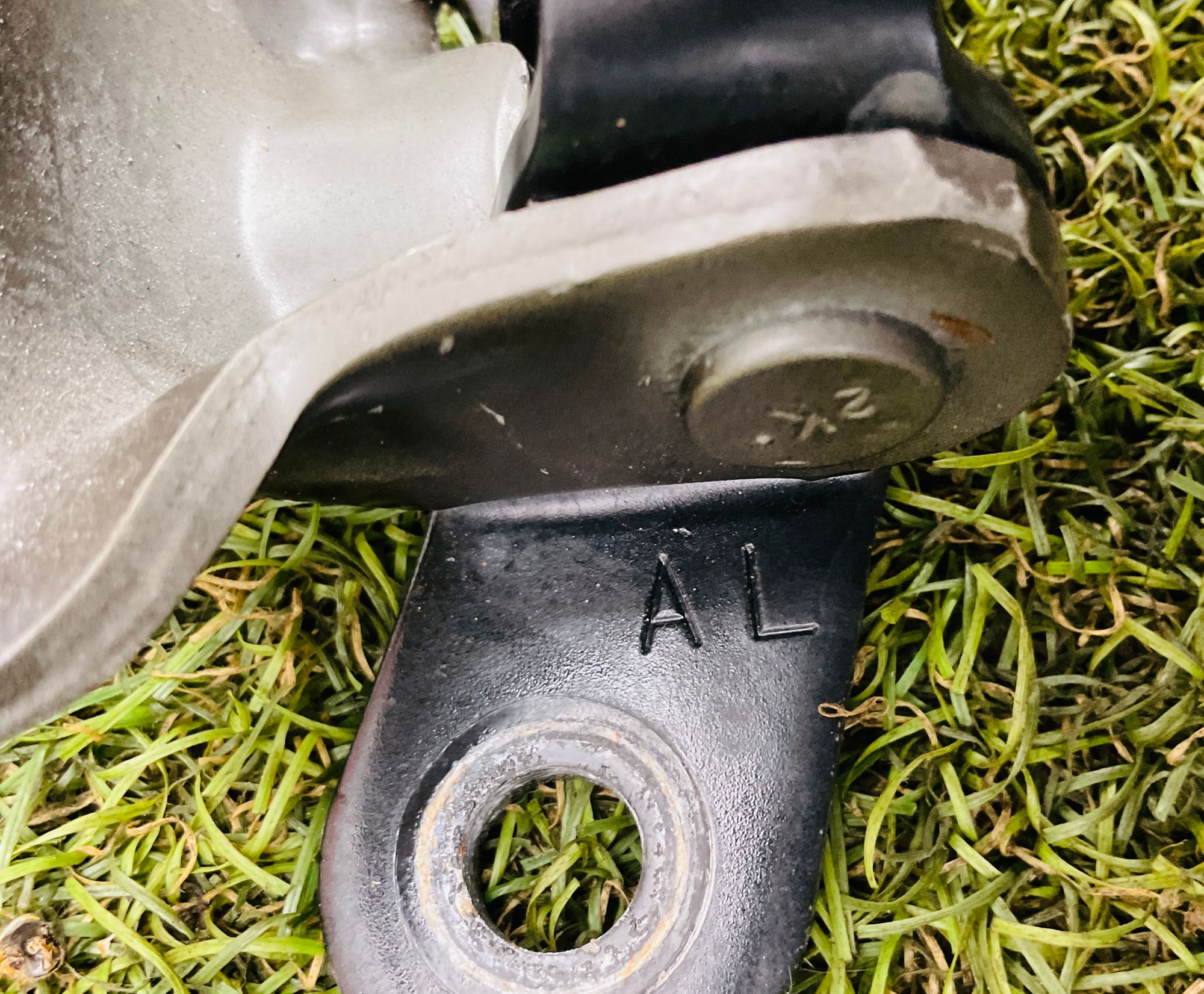 https://ycs.partsauto.market/partsauto-images/thmbs/userImages/h353NjtZg3VDP19b5HMt7LlpbQ93/part/287f0f13-68c0-4509-9a53-88c045f599f5_1779808168030.jpg
