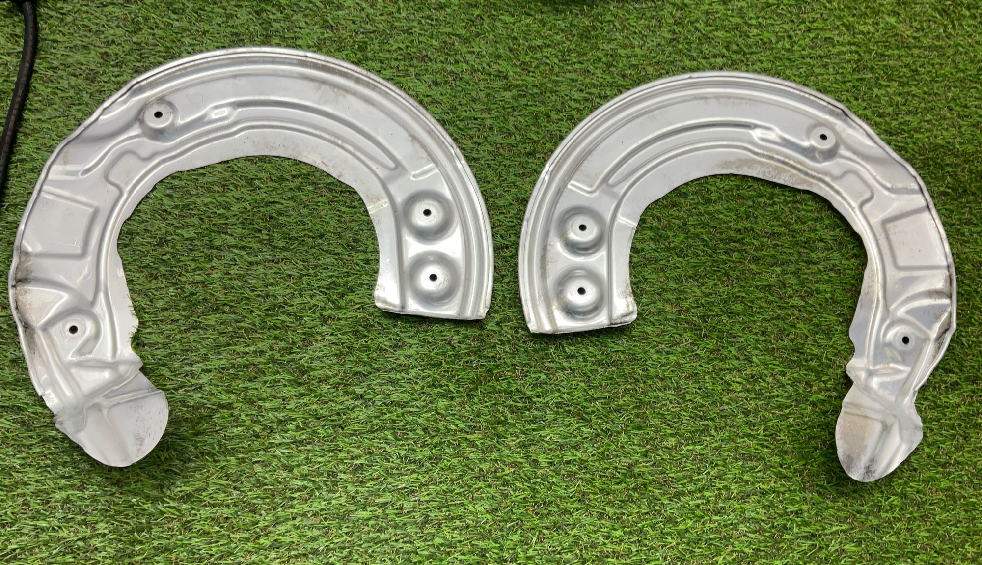 https://ycs.partsauto.market/partsauto-images/thmbs/userImages/h353NjtZg3VDP19b5HMt7LlpbQ93/part/28ceff39-364d-439f-857b-fad300f686b0_1746621834790.jpg