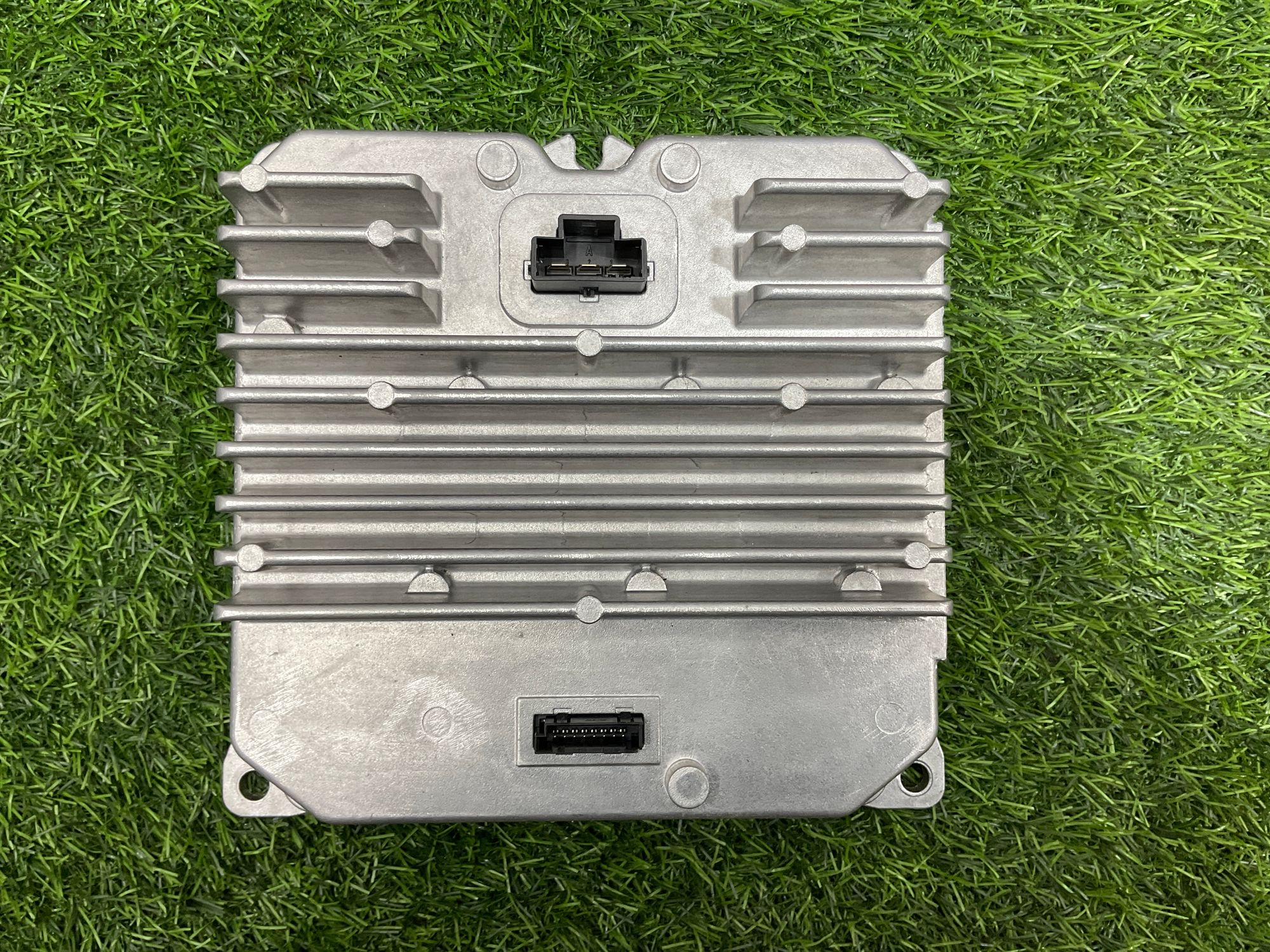https://ycs.partsauto.market/partsauto-images/thmbs/userImages/h353NjtZg3VDP19b5HMt7LlpbQ93/part/28f8db85-7695-4bad-9dff-ae7256d05e65_1734697911943.jpg