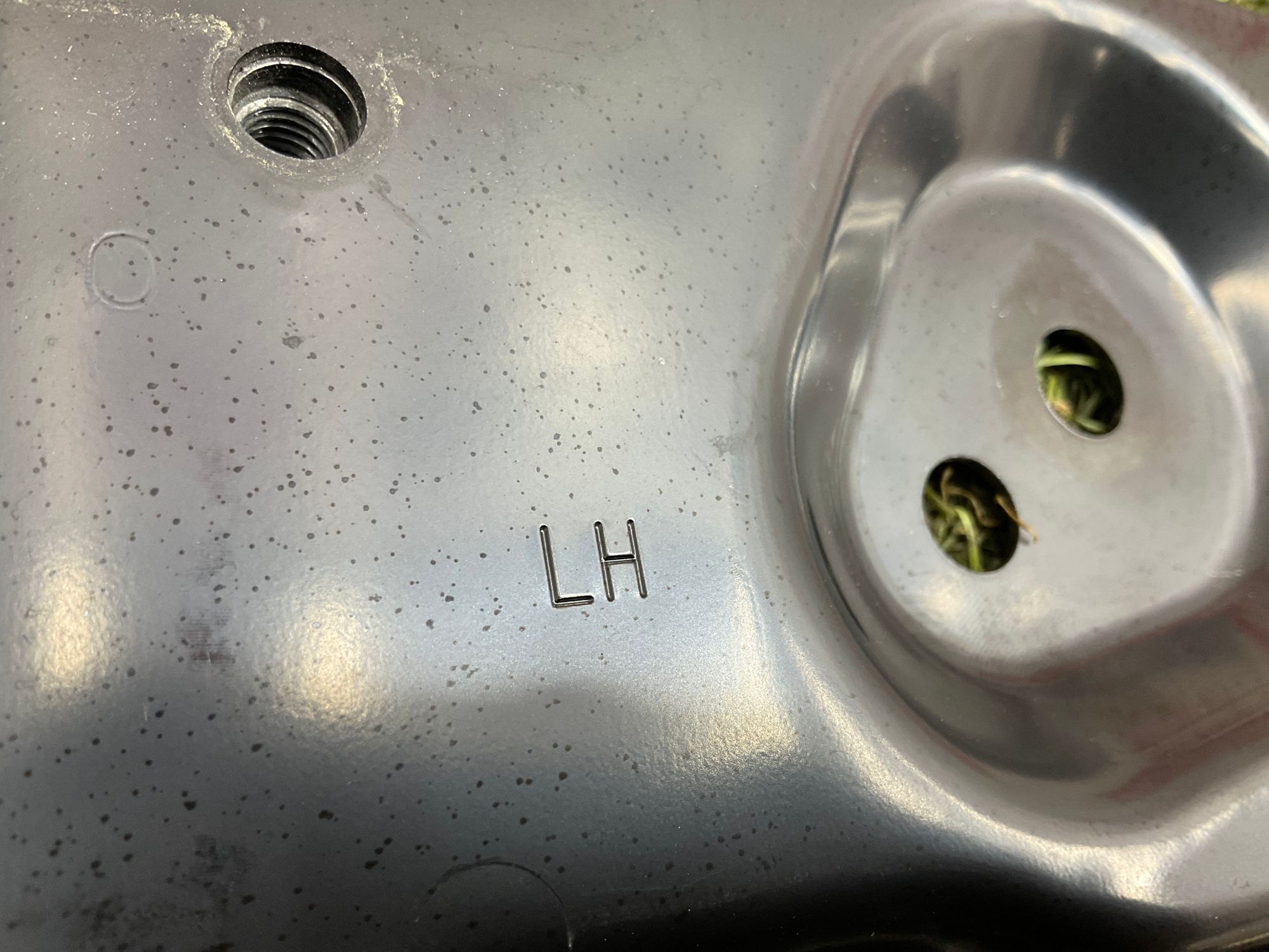 https://ycs.partsauto.market/partsauto-images/thmbs/userImages/h353NjtZg3VDP19b5HMt7LlpbQ93/part/2907a1ae-f5f7-4bf0-816e-4d3204af40f4_1780054035438.jpg