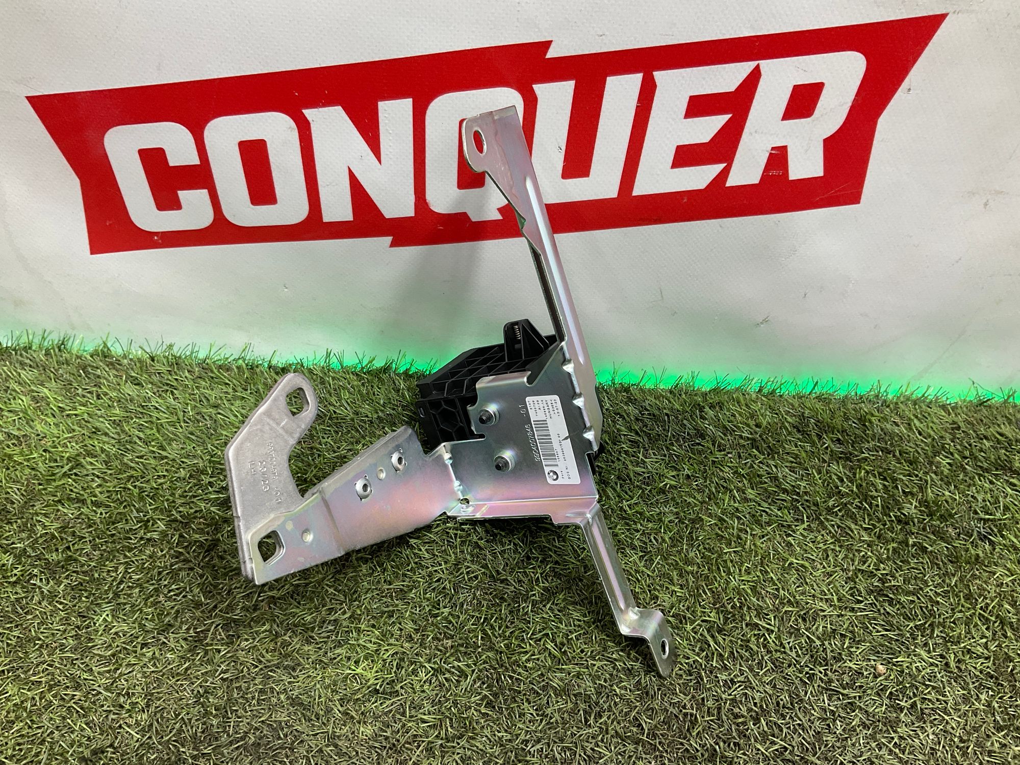 Направляющая шторки багажника левая BMW M3 G81 2022, 2000 рублей, Москва