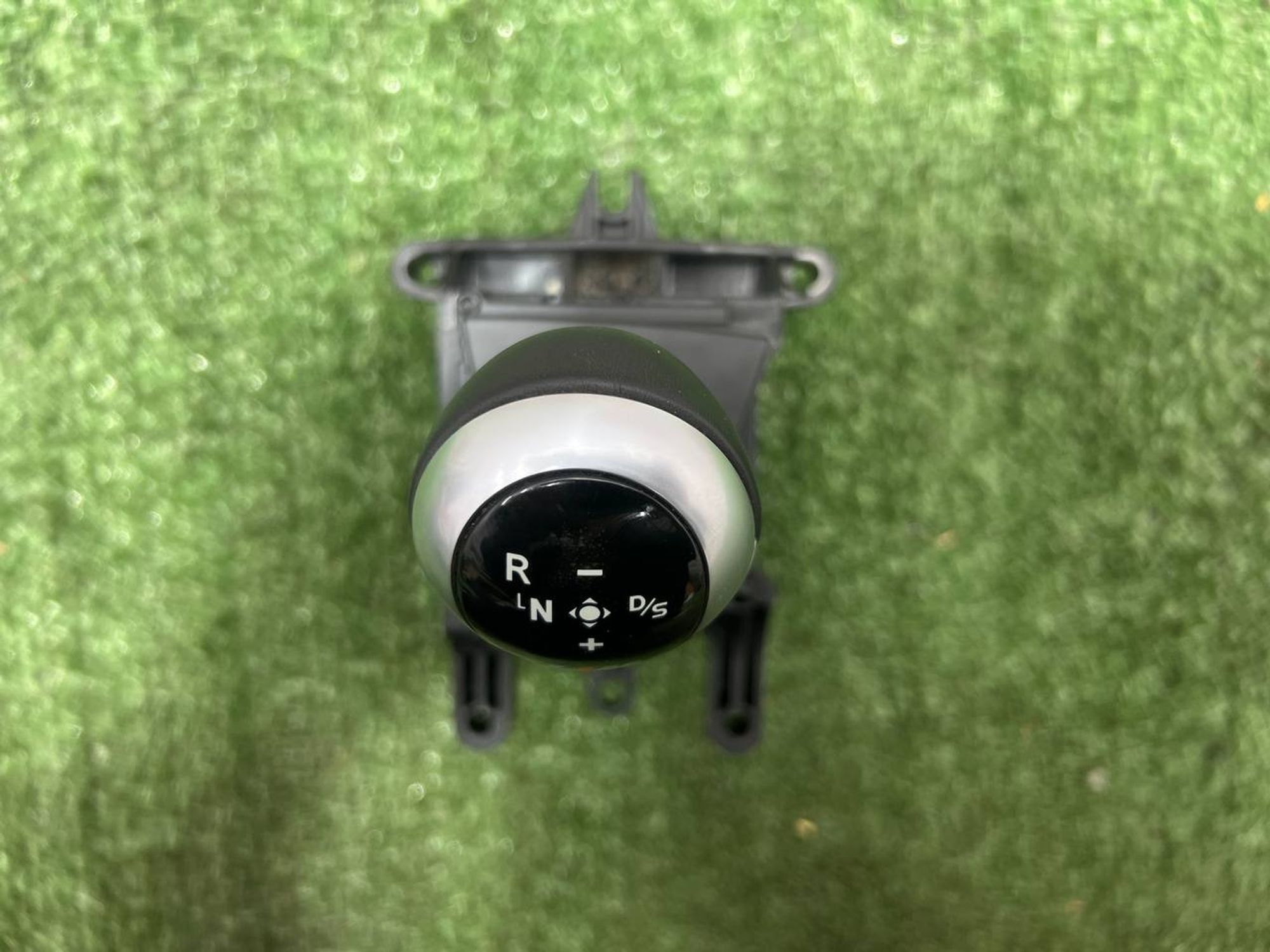 https://ycs.partsauto.market/partsauto-images/thmbs/userImages/h353NjtZg3VDP19b5HMt7LlpbQ93/part/29cc14ef-deb3-4fd0-a123-6ef005f2185c_1730274507090.jpg