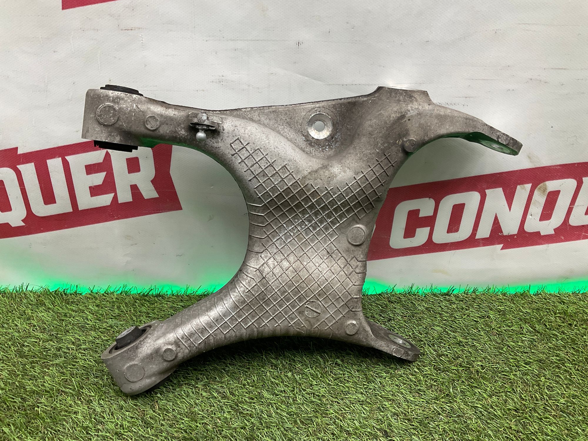 https://ycs.partsauto.market/partsauto-images/thmbs/userImages/h353NjtZg3VDP19b5HMt7LlpbQ93/part/2a4737b9-5981-43f8-a193-0aa1340a5cf0_1748265736005.jpg
