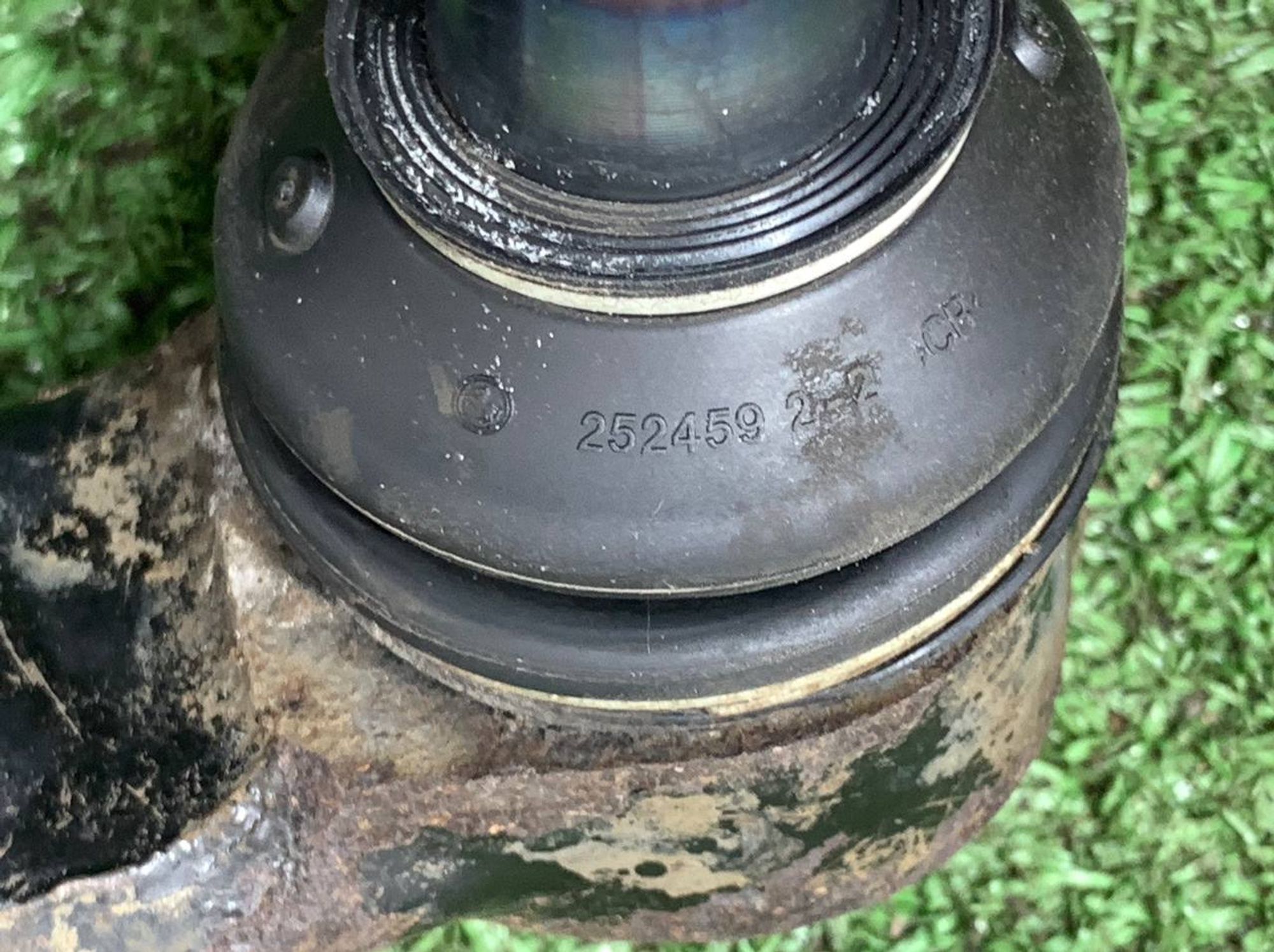https://ycs.partsauto.market/partsauto-images/thmbs/userImages/h353NjtZg3VDP19b5HMt7LlpbQ93/part/2a5b48d8-a19b-46b8-95cb-3901d04f637d_1727696822963.jpg