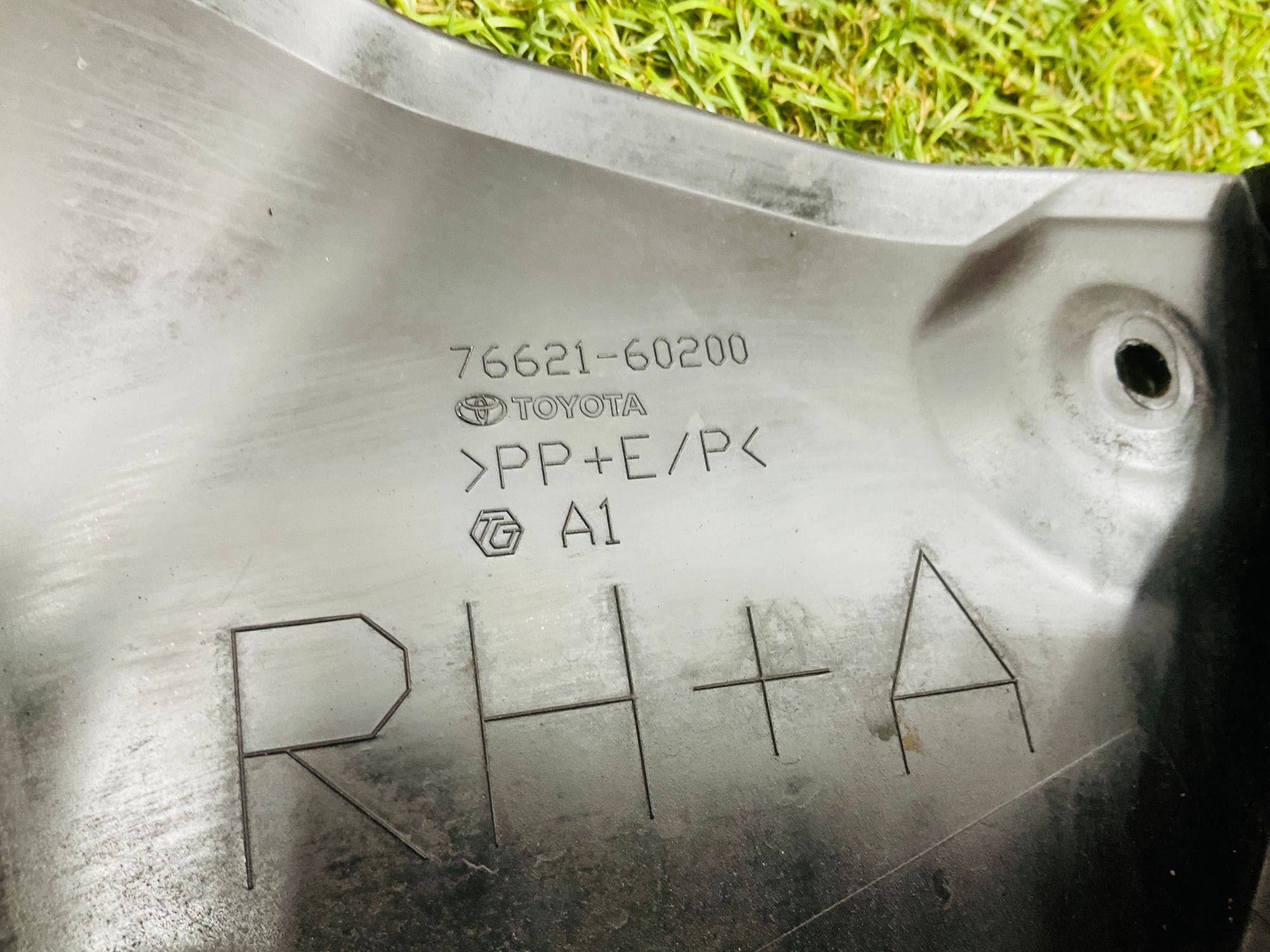 https://ycs.partsauto.market/partsauto-images/thmbs/userImages/h353NjtZg3VDP19b5HMt7LlpbQ93/part/2b7b6db7-0185-460c-9c47-bbb9dbcadab1_1779720755336.jpg
