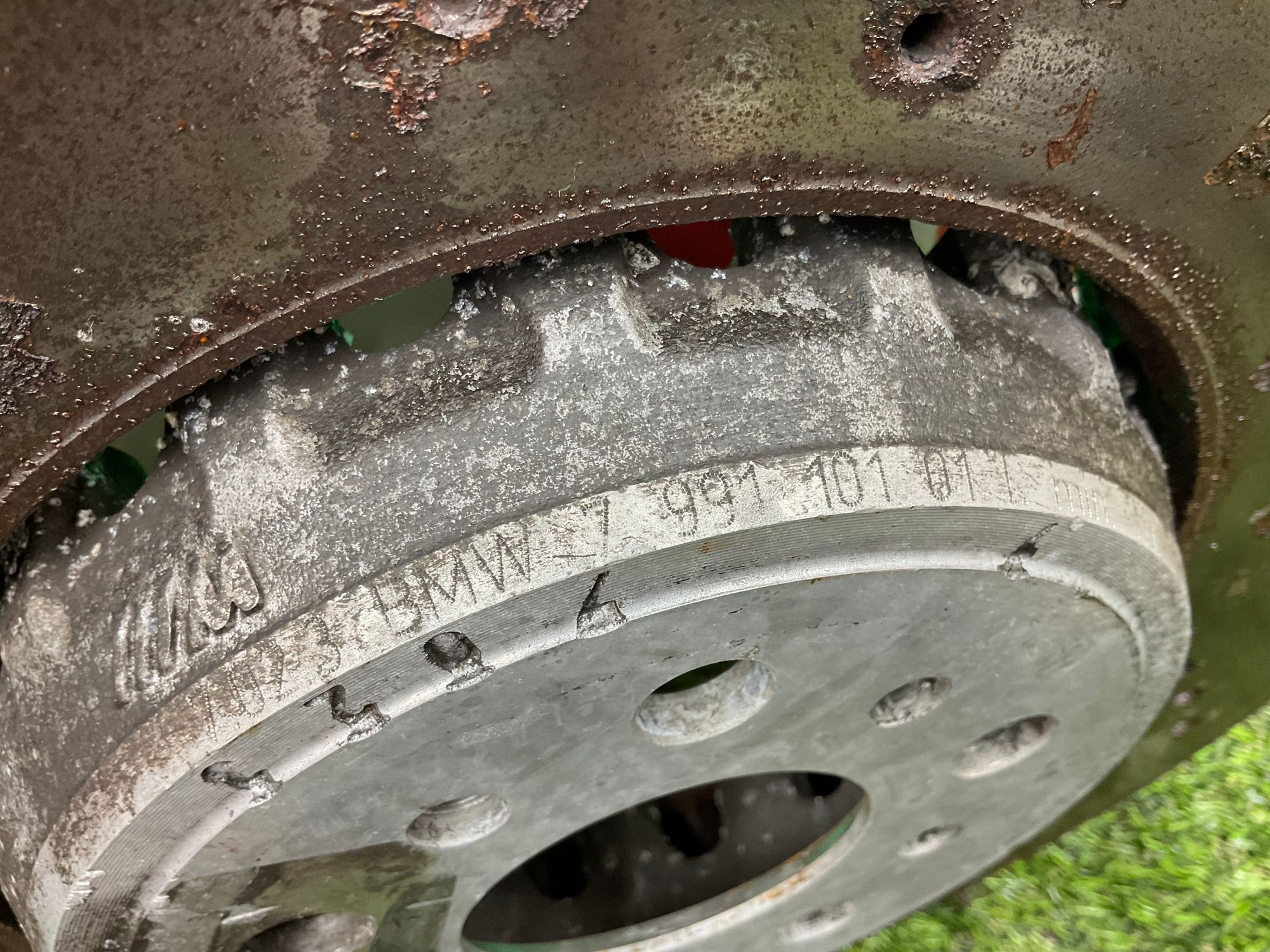 https://ycs.partsauto.market/partsauto-images/thmbs/userImages/h353NjtZg3VDP19b5HMt7LlpbQ93/part/2babffb0-bf1f-4967-bf8a-f6c78050c249_1784366575518.jpg
