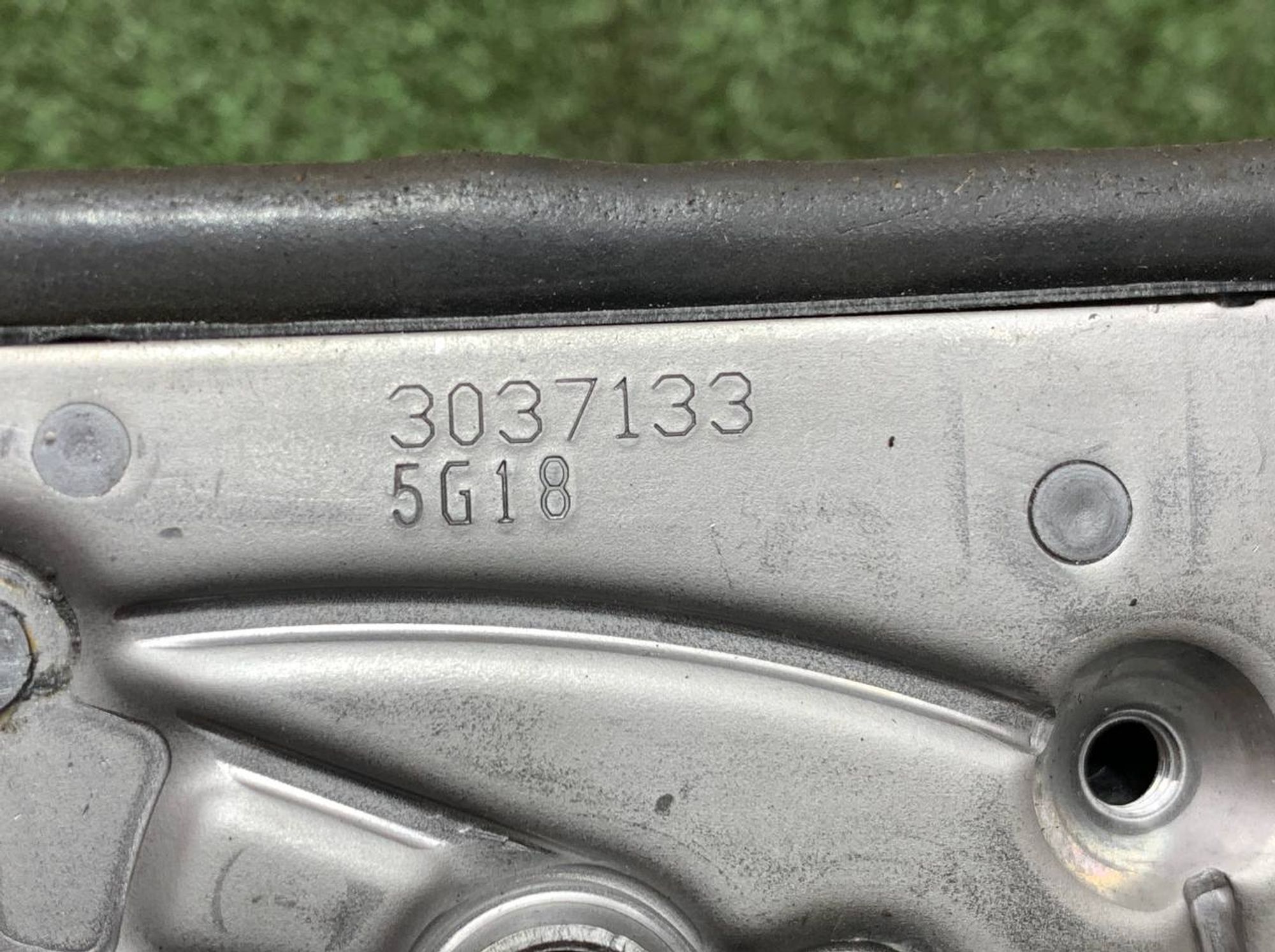 https://ycs.partsauto.market/partsauto-images/thmbs/userImages/h353NjtZg3VDP19b5HMt7LlpbQ93/part/2bc7f479-f22e-42a4-863a-ff31996ecd06_1726847147652.jpg