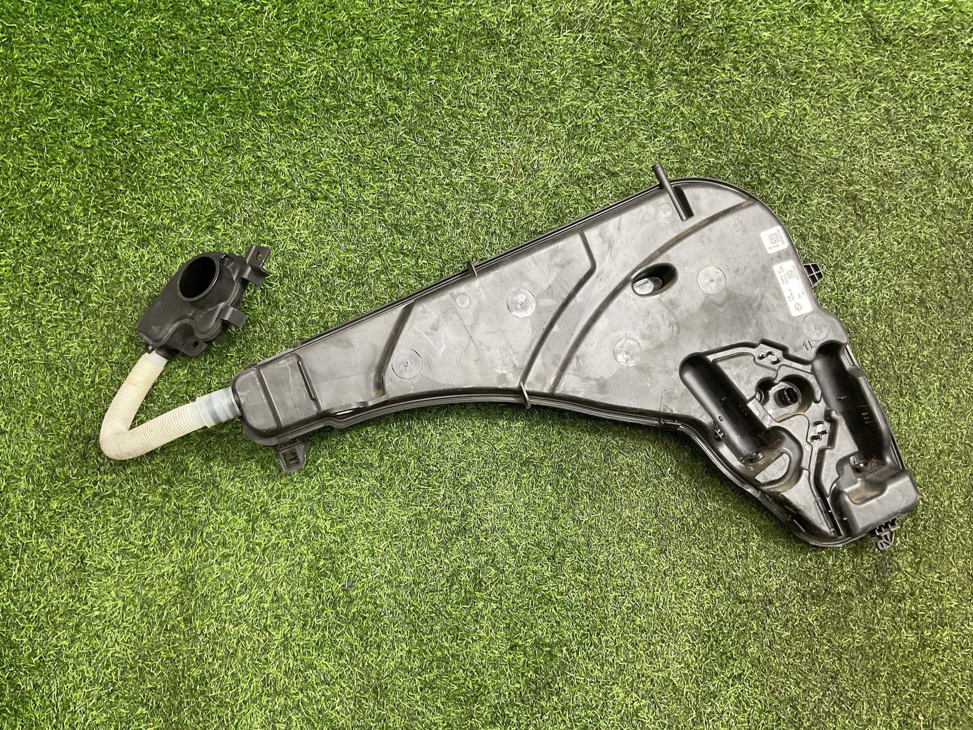 https://ycs.partsauto.market/partsauto-images/thmbs/userImages/h353NjtZg3VDP19b5HMt7LlpbQ93/part/2c219b02-664e-4817-bcfc-778a7d36dfab_1741770908359.jpg